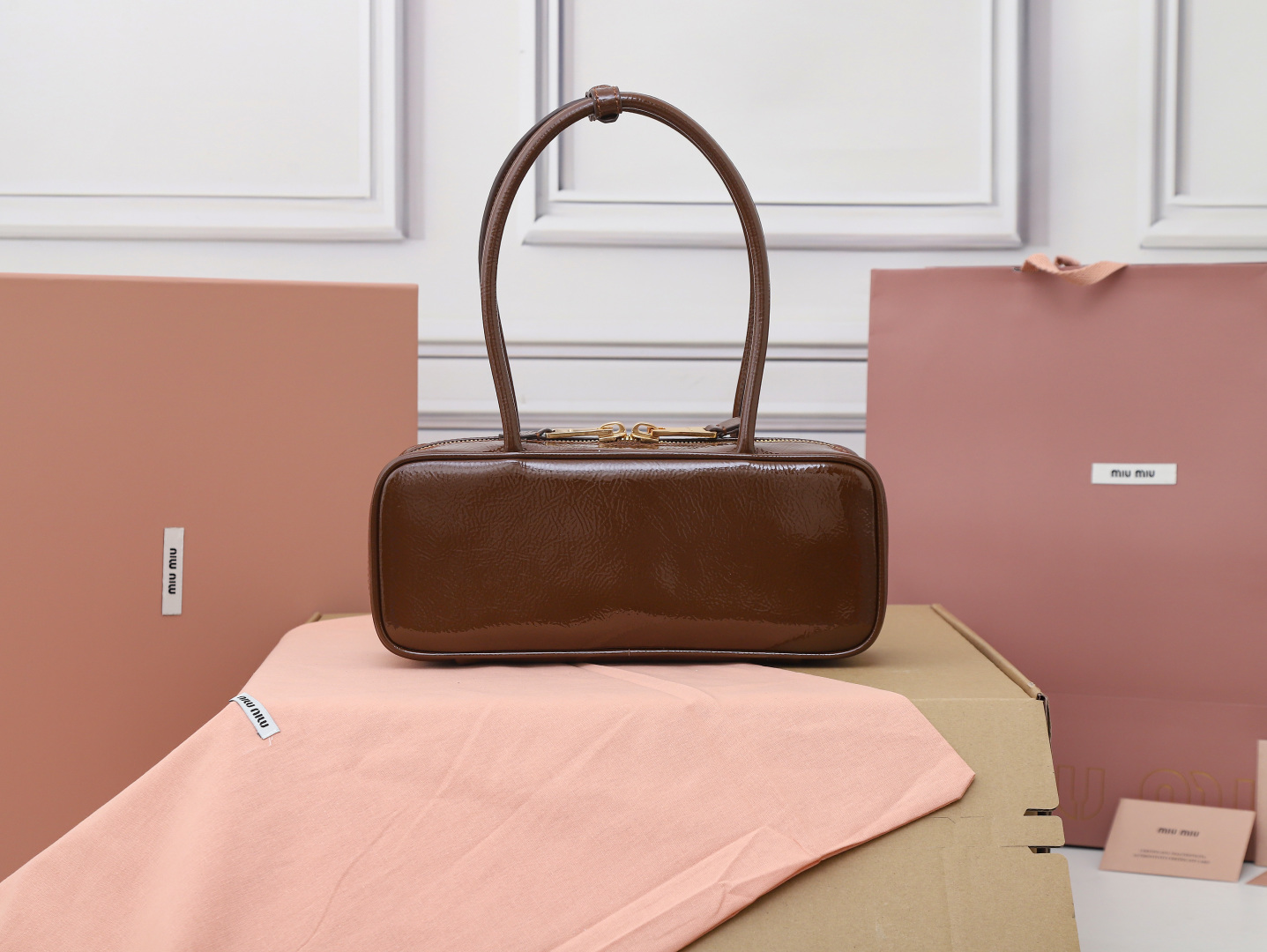 [TOP] Miu Miu Bag Wax Leather with Ice Crack Texture 28X12X9cm - Brown