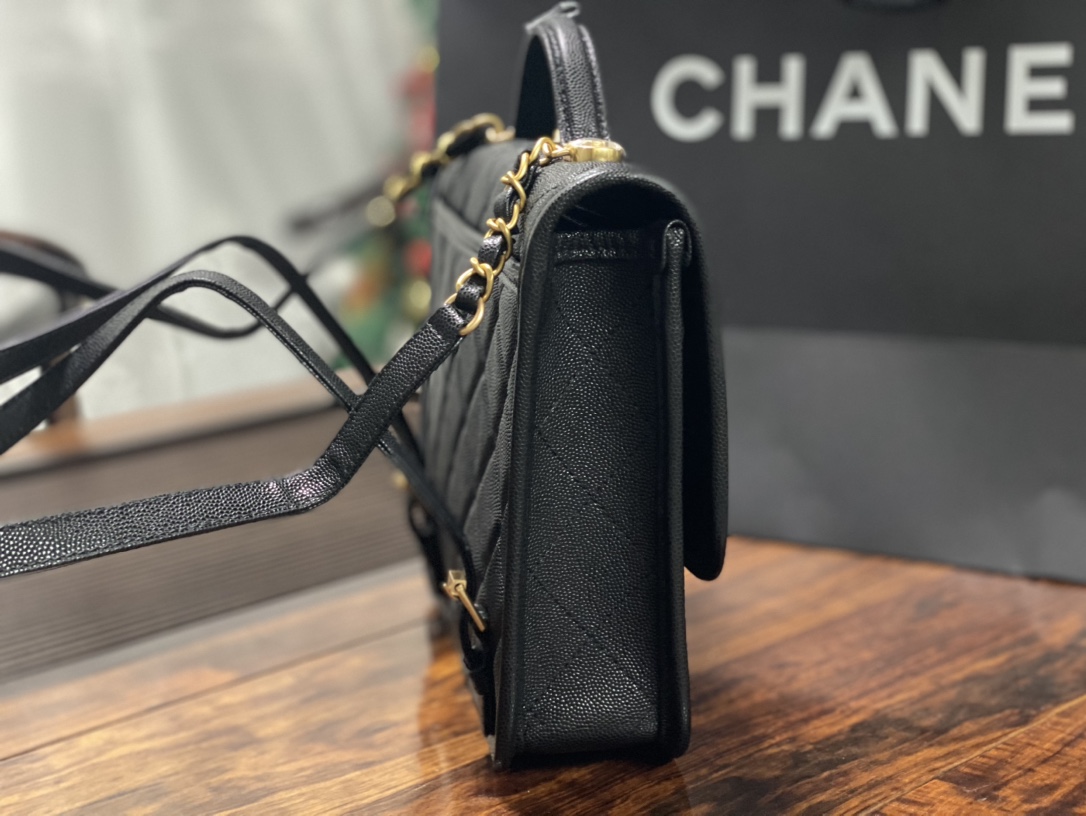 [TOP] CHANEL Backpack Calfskin 19.5x22x7cm - Black&GHW