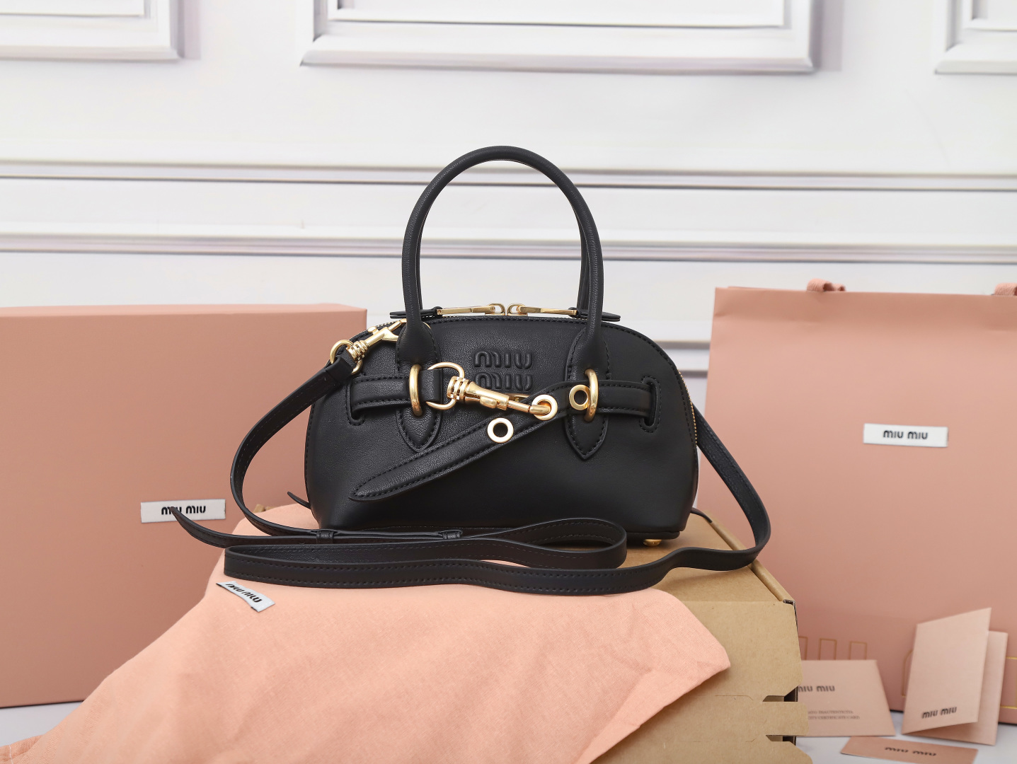 [TOP] Miu Miu Leather Handbag 21x13.5x8cm - Black