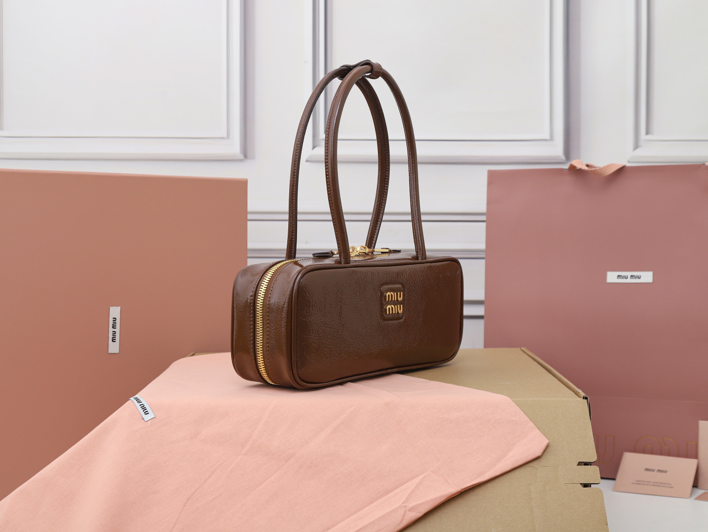 [TOP] Miu Miu Bag Wax Leather with Ice Crack Texture 28X12X9cm - Brown