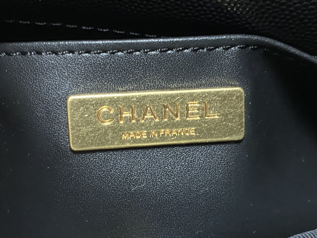 [TOP] CHANEL Backpack Calfskin 19.5x22x7cm - Black&GHW