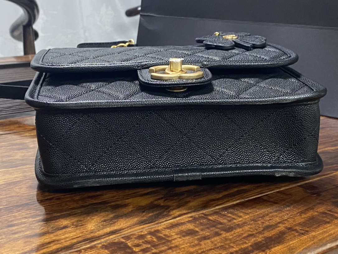 [TOP] CHANEL Backpack Calfskin 19.5x22x7cm - Black&GHW