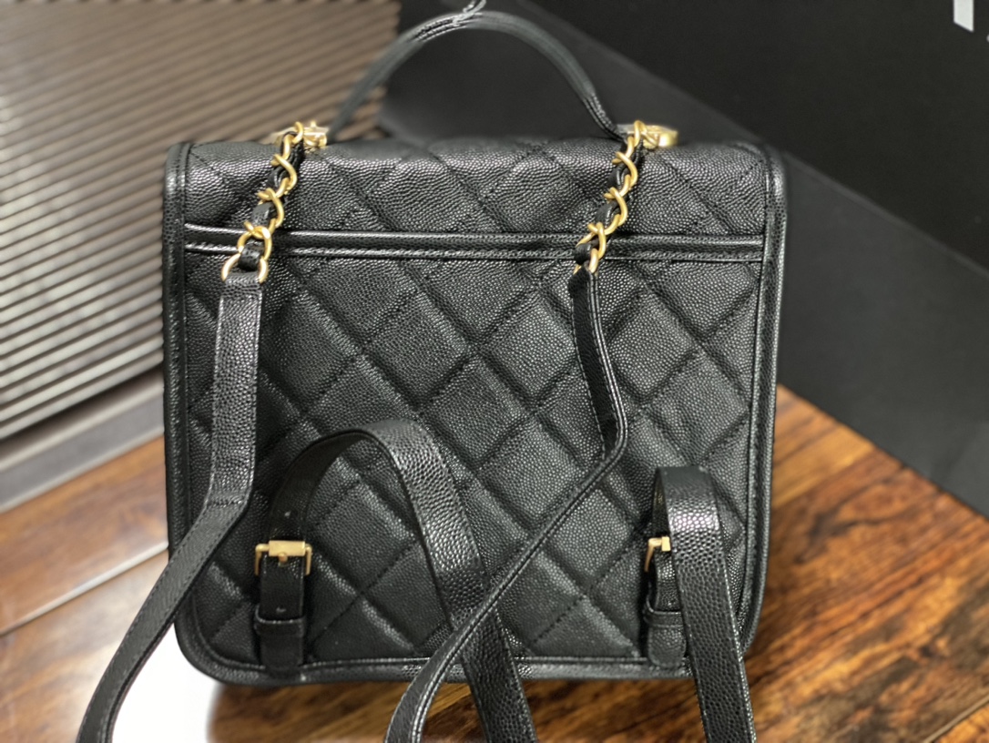 [TOP] CHANEL Backpack Calfskin 19.5x22x7cm - Black&GHW