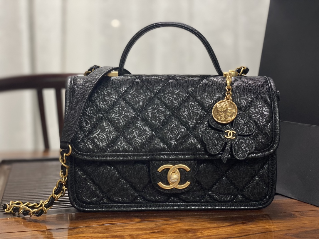 [TOP] CHANEL Backpack Calfskin 16.5x25x8.5cm - Black&GHW