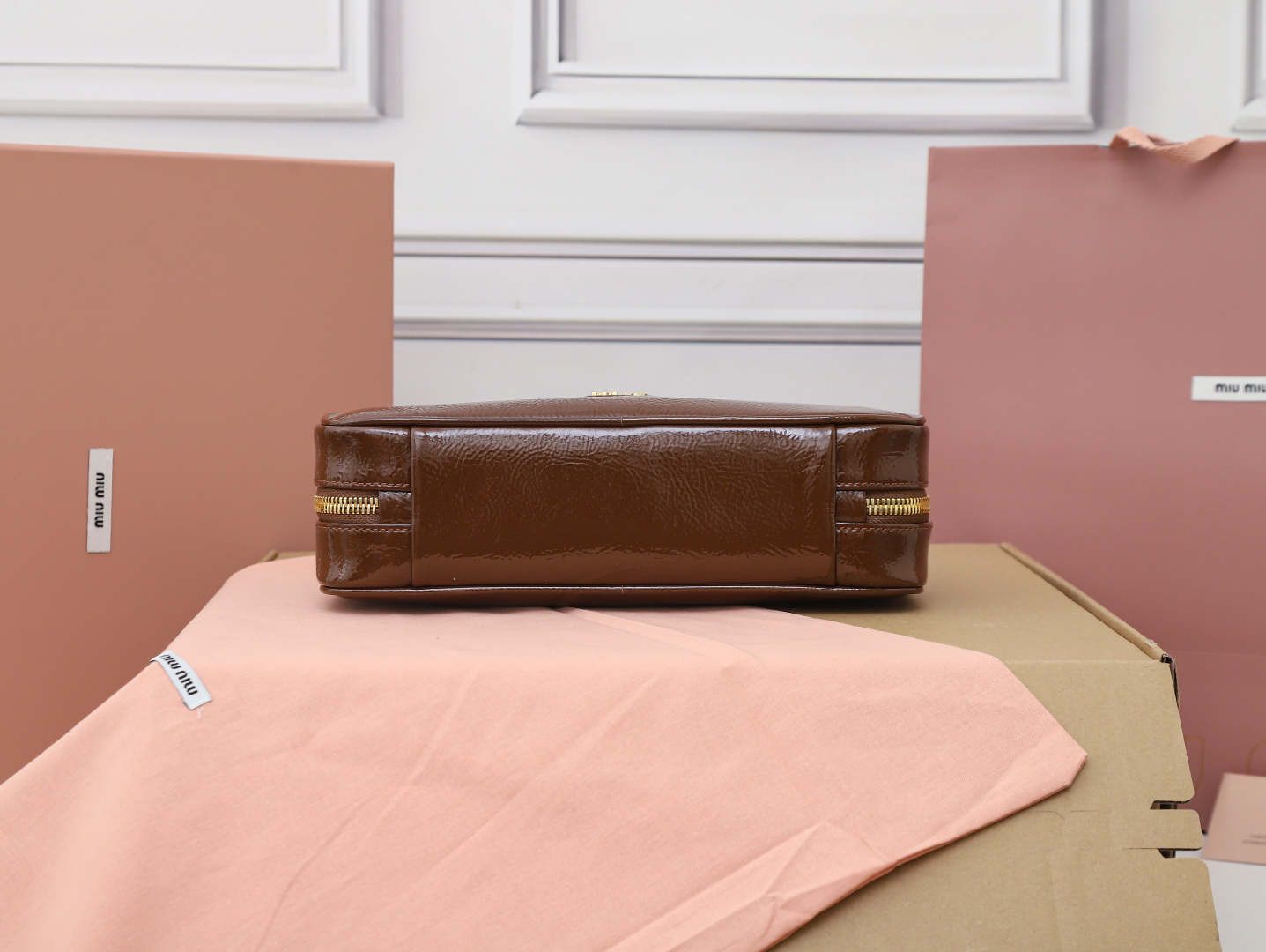 [TOP] Miu Miu Bag Wax Leather with Ice Crack Texture 28X12X9cm - Brown