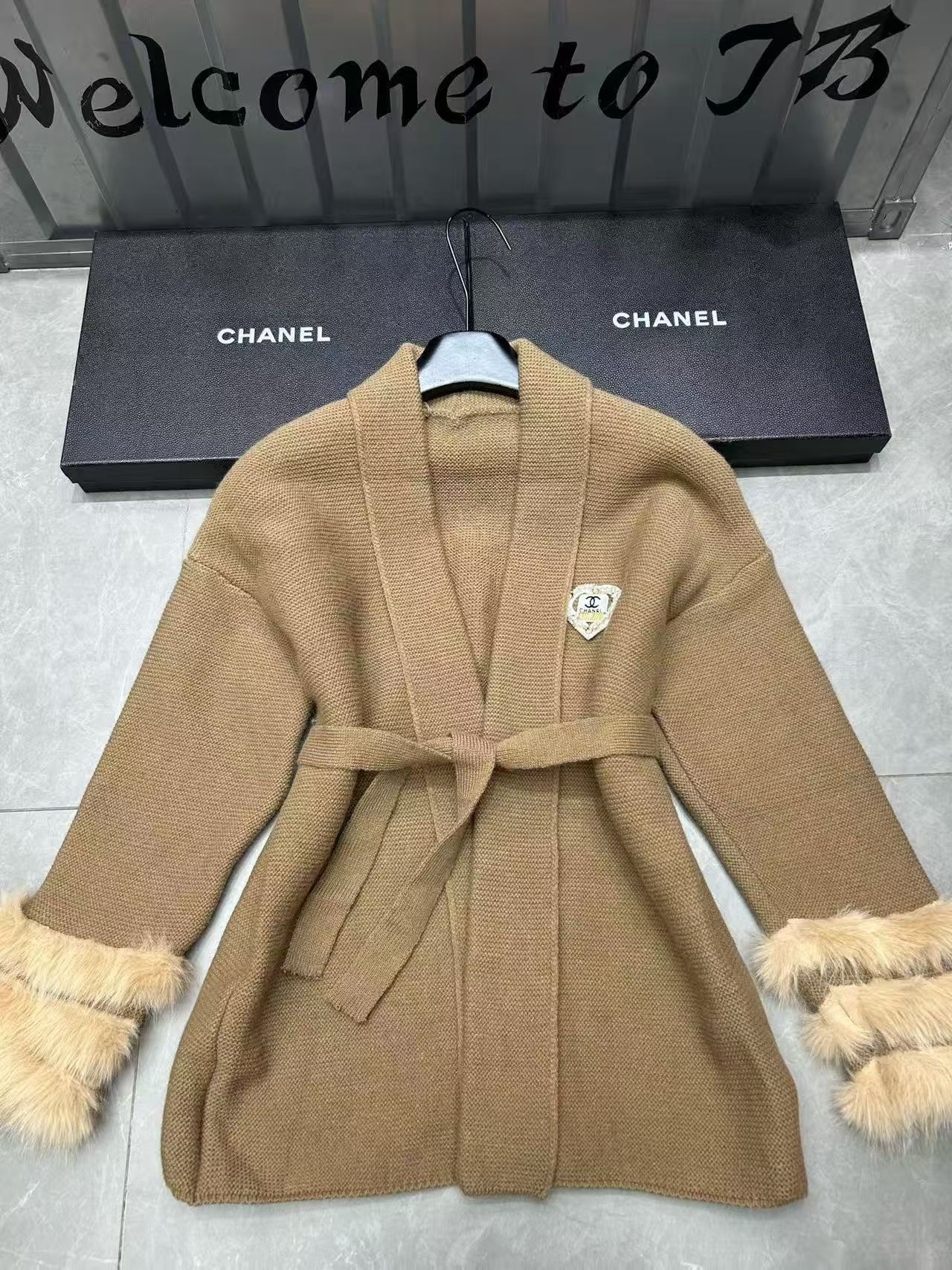[TOP] CHANEL Knitted Cardigan - Khaki
