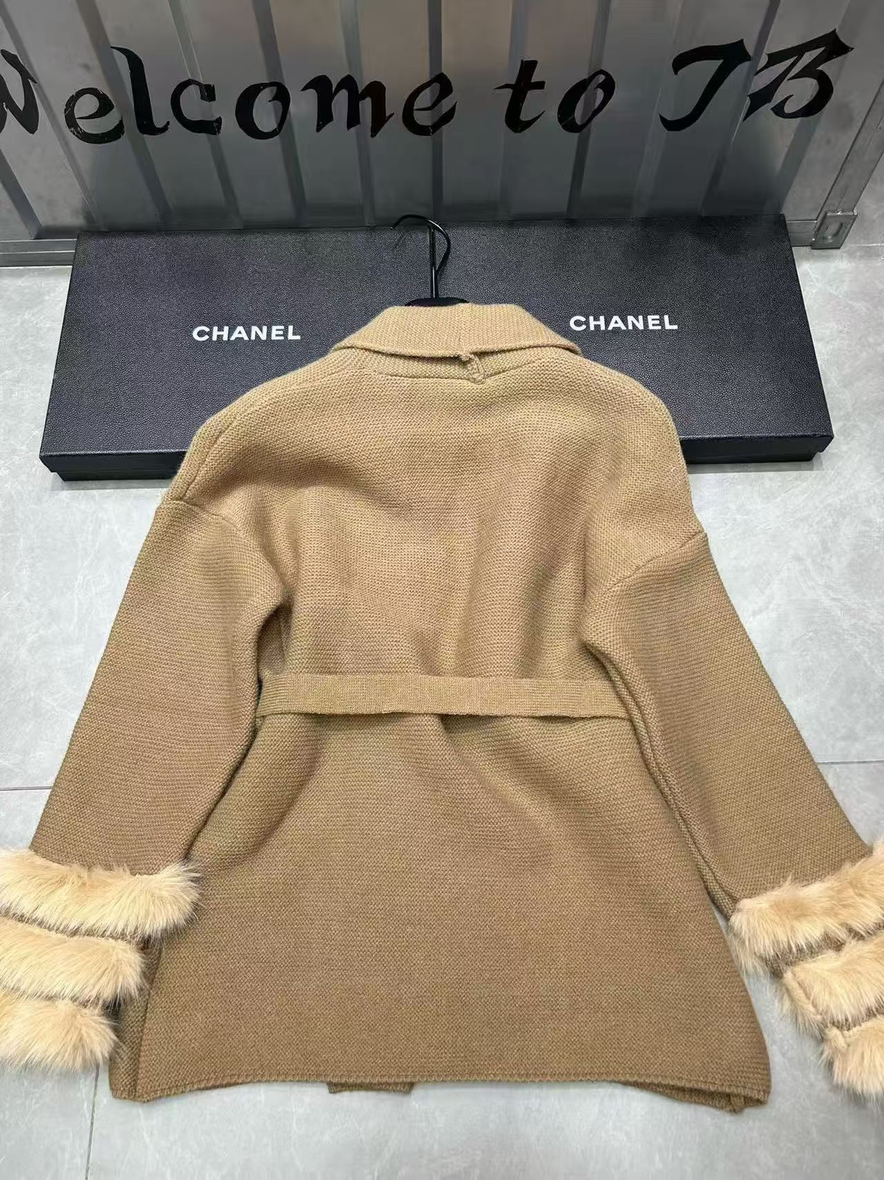 [TOP] CHANEL Knitted Cardigan - Khaki