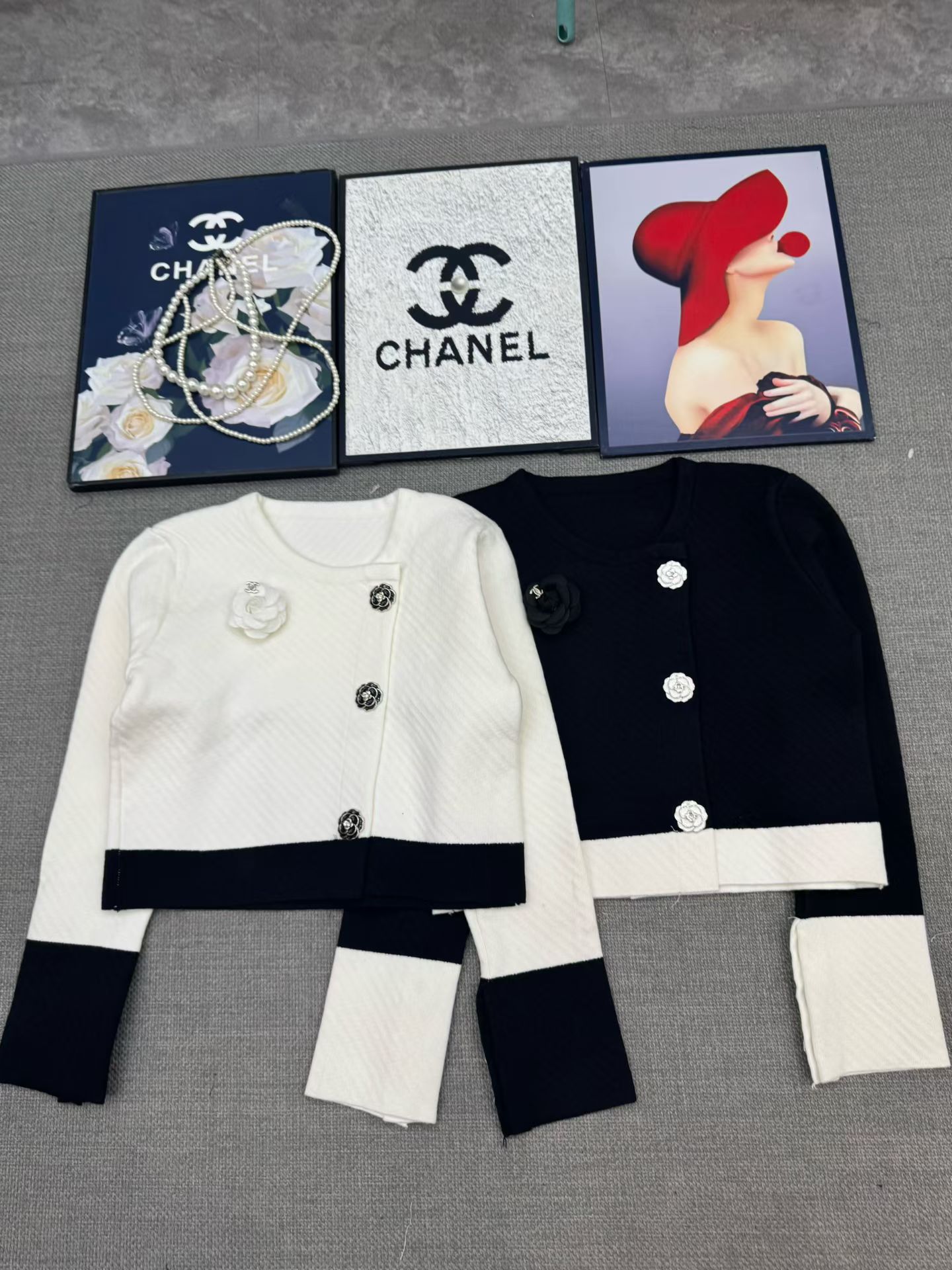 [TOP] CHANEL Knitted Cardigan -  2 Colors