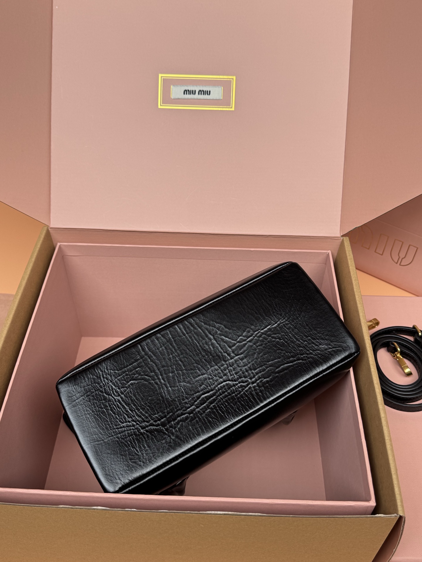 [TOP] Miu Miu Solitaire Bag 25x28x11cm - Black