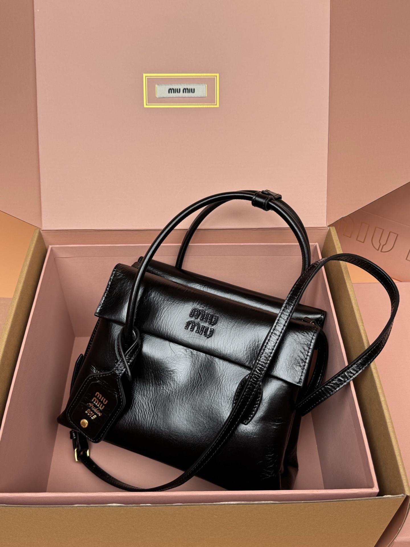[TOP] Miu Miu Solitaire Bag 25x28x11cm - Black