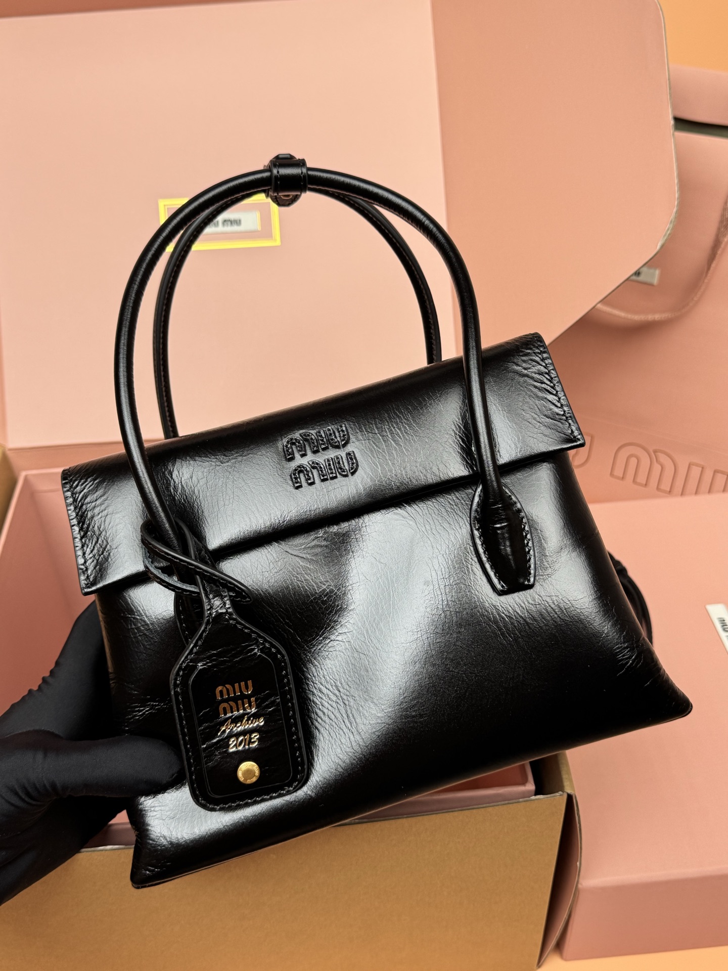[TOP] Miu Miu Solitaire Bag 25x28x11cm - Black