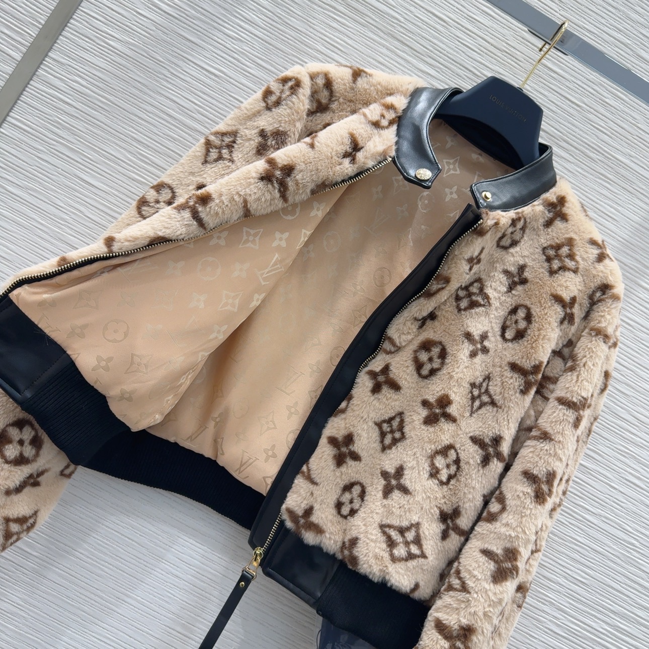 [TOP] Louis Vuitton LV Jacket - Brown