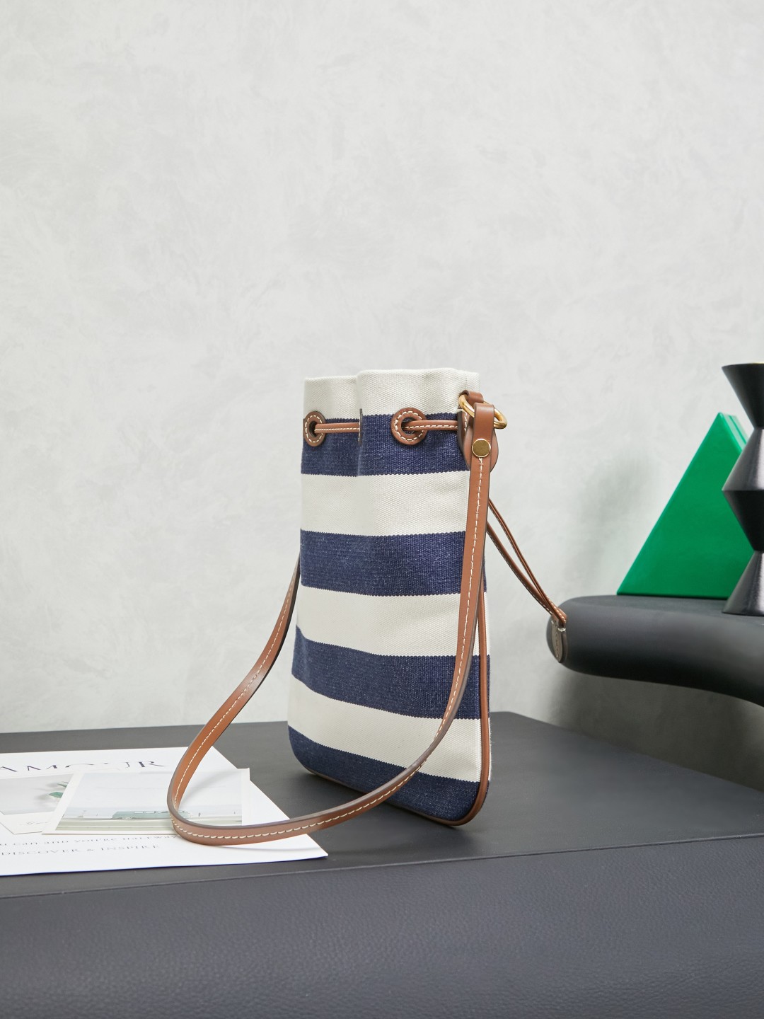 [TOP] Miu Miu Stripe Bag 20x23cm - 2 Colors