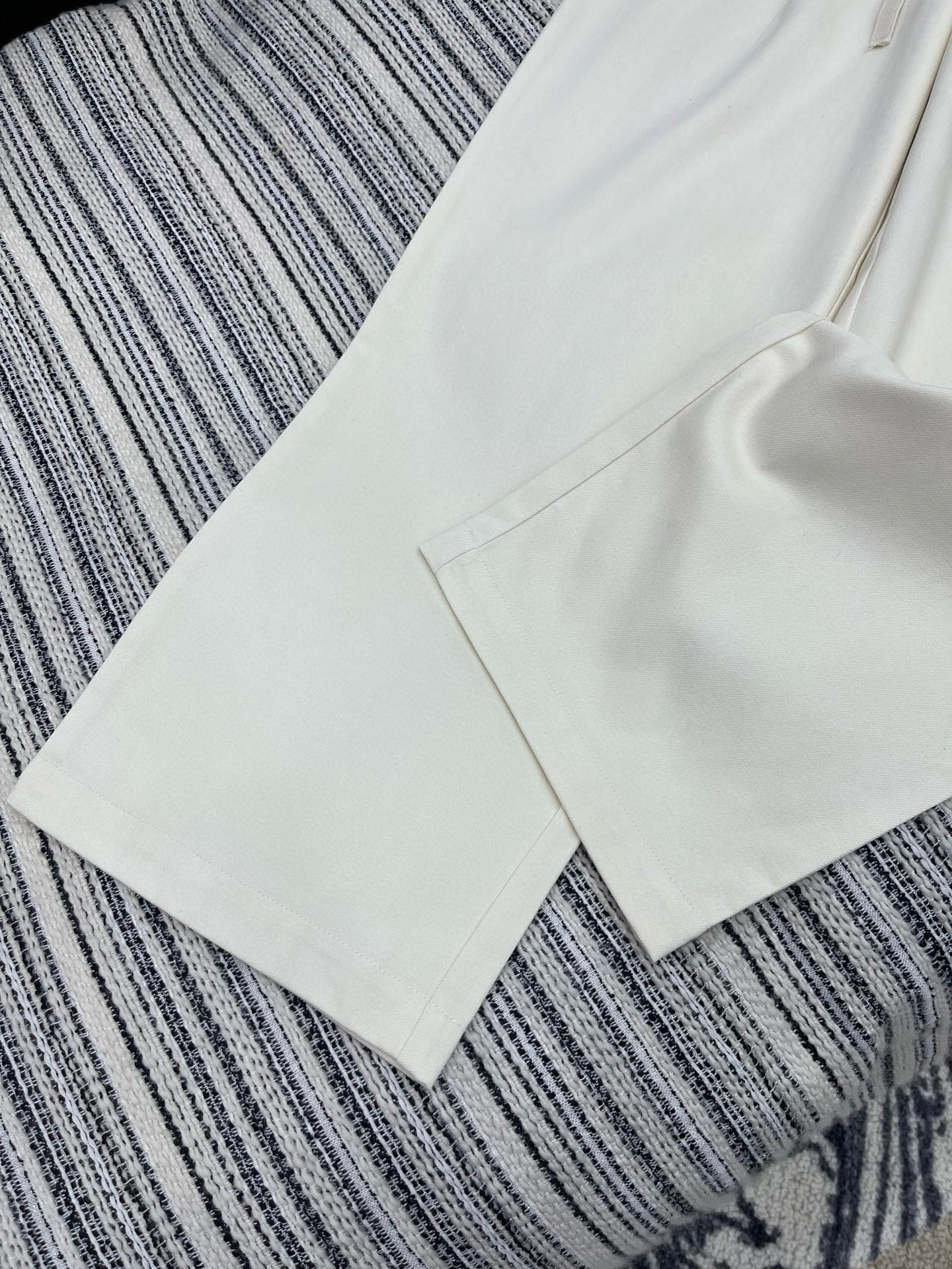 [TOP] Miu Miu Pants - White