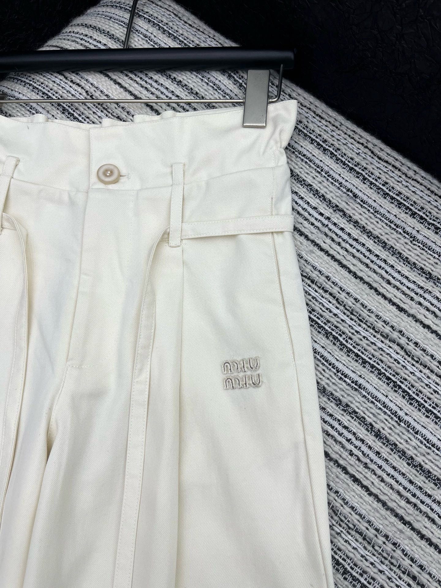 [TOP] Miu Miu Pants - White