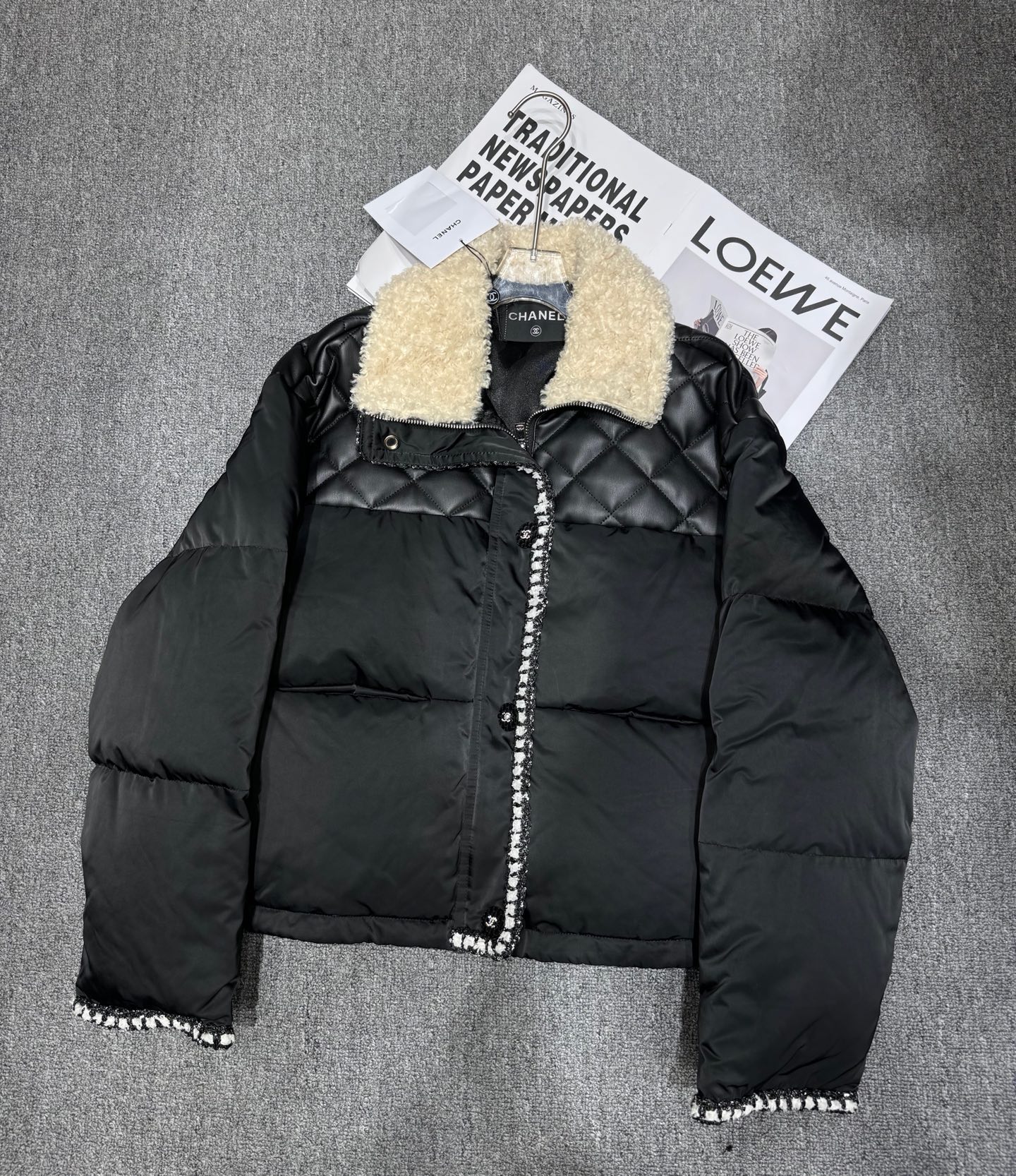 [TOP] CHANEL Down Jacket - Black