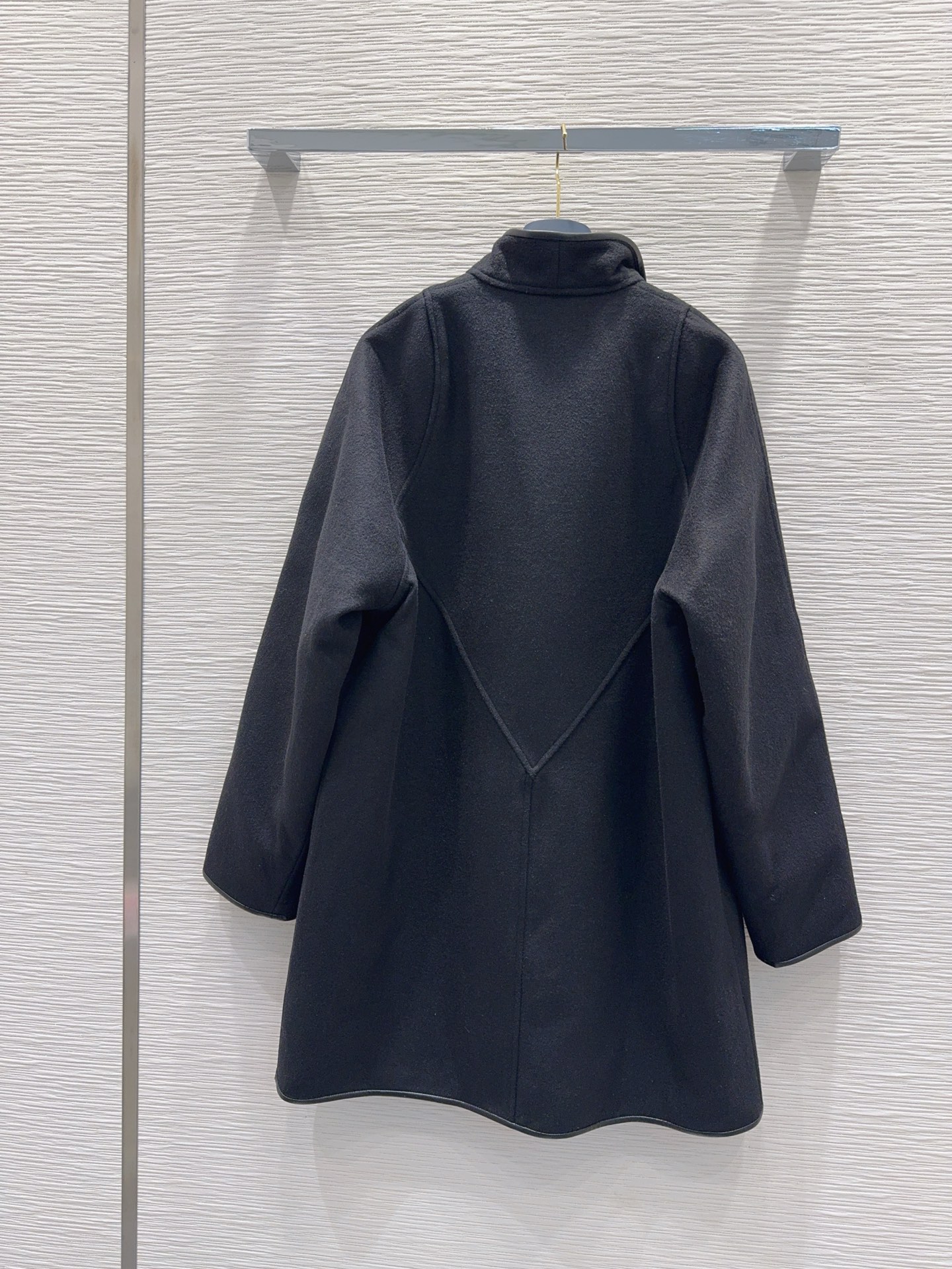 [TOP] Louis Vuitton LV Woolen Coat - Black
