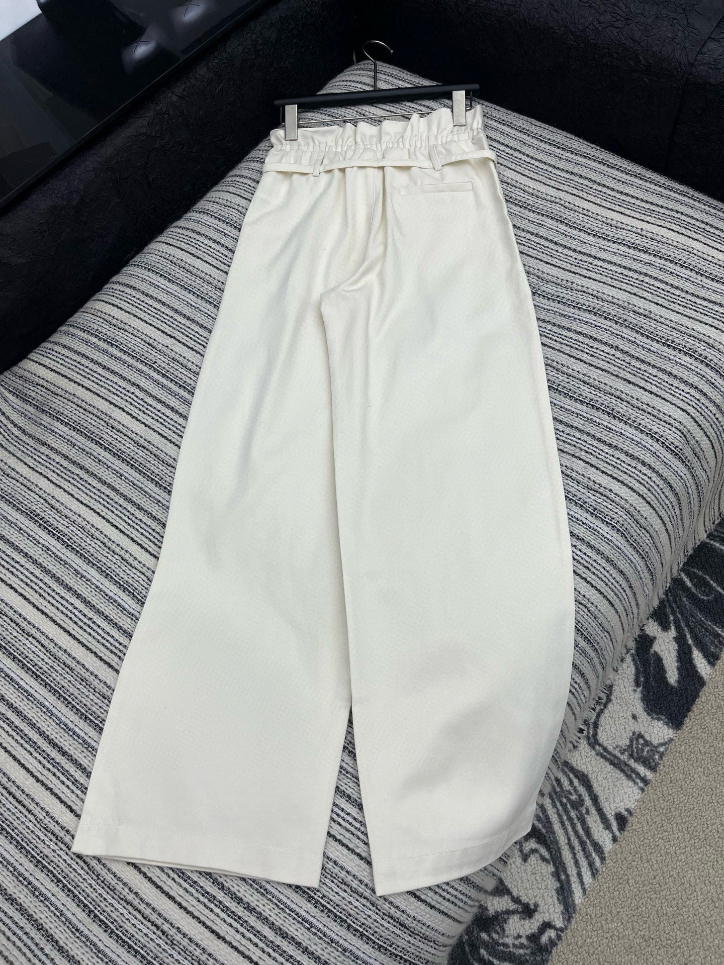 [TOP] Miu Miu Pants - White