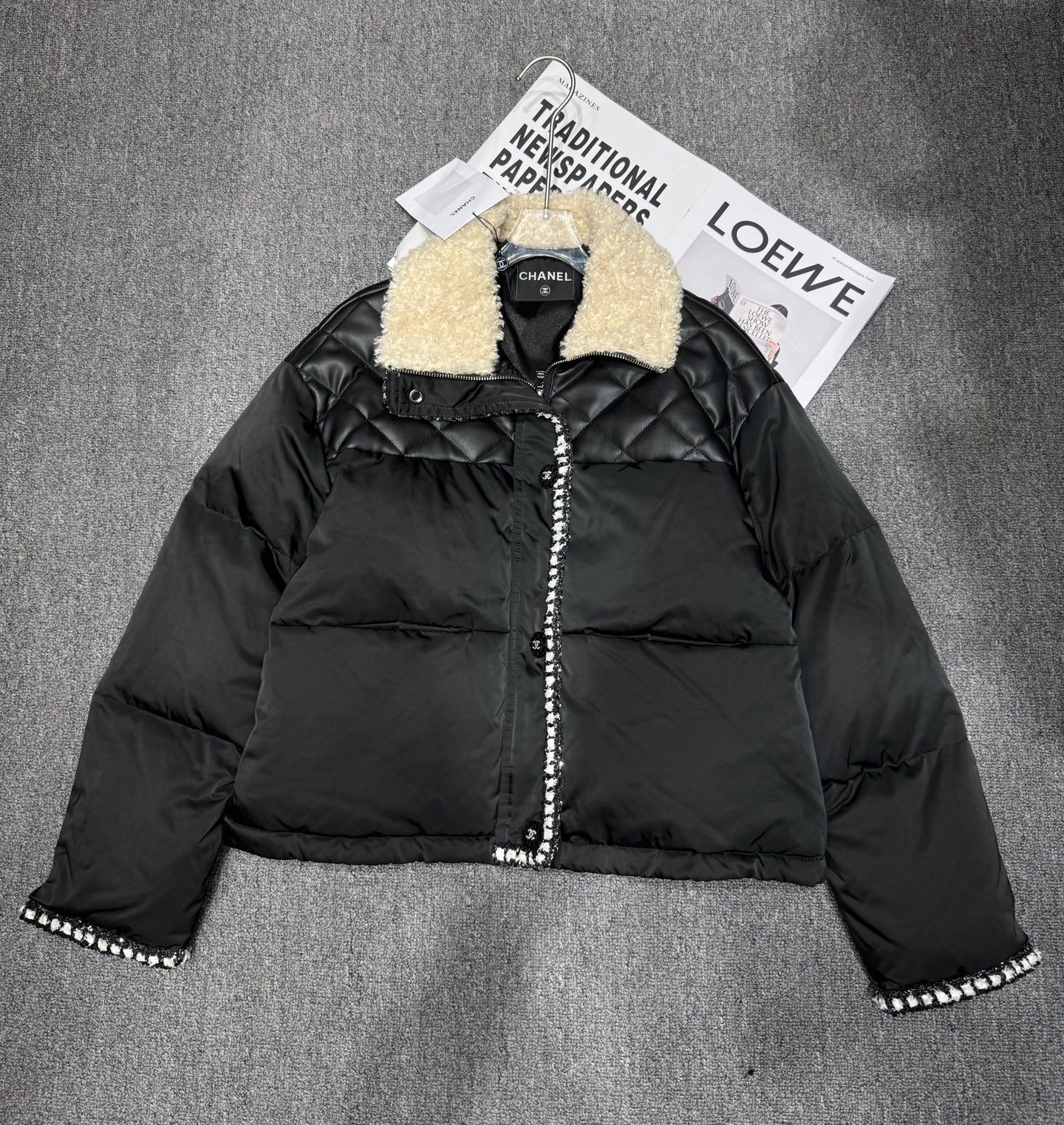 [TOP] CHANEL Down Jacket - Black