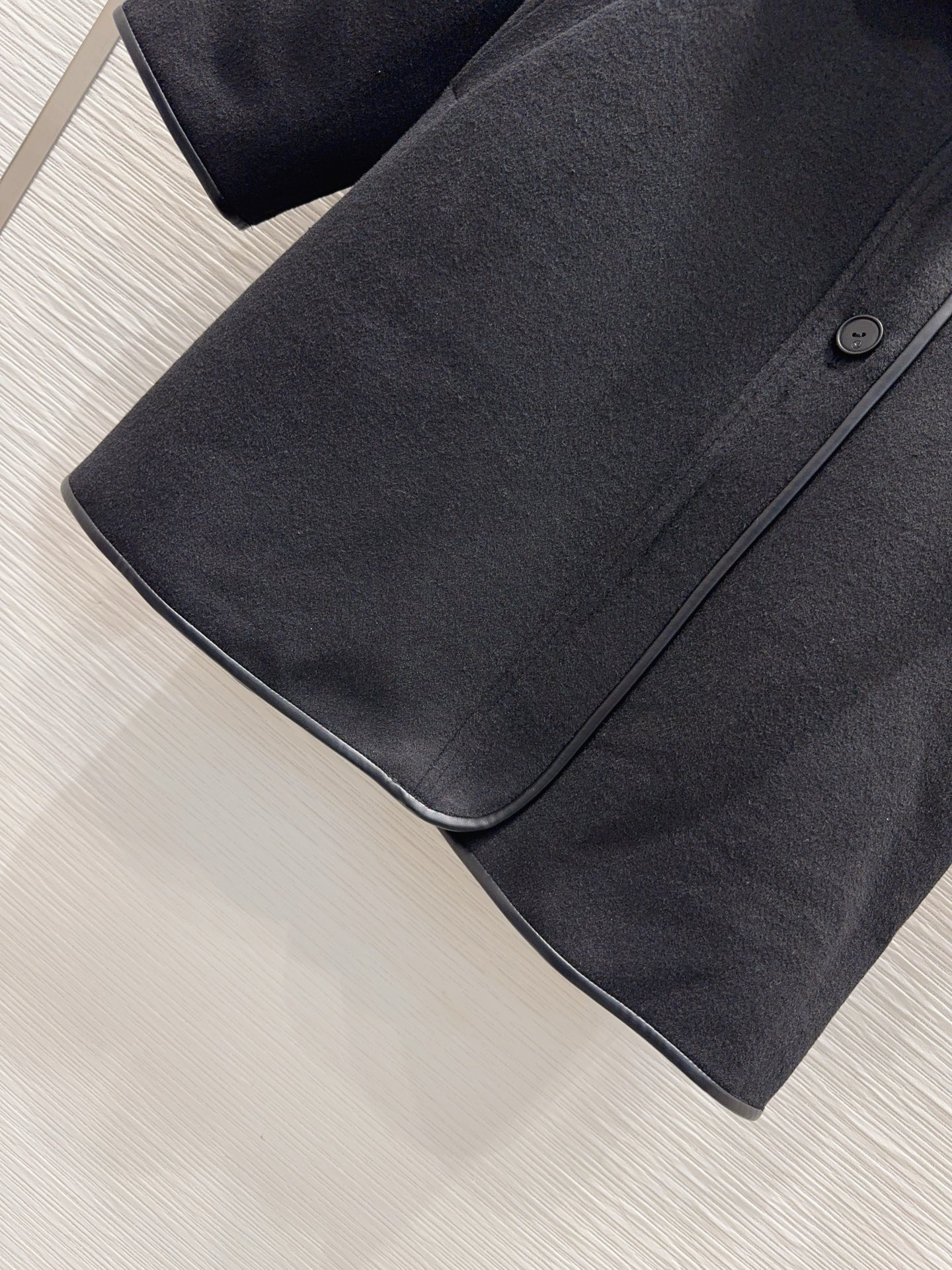 [TOP] Louis Vuitton LV Woolen Coat - Black