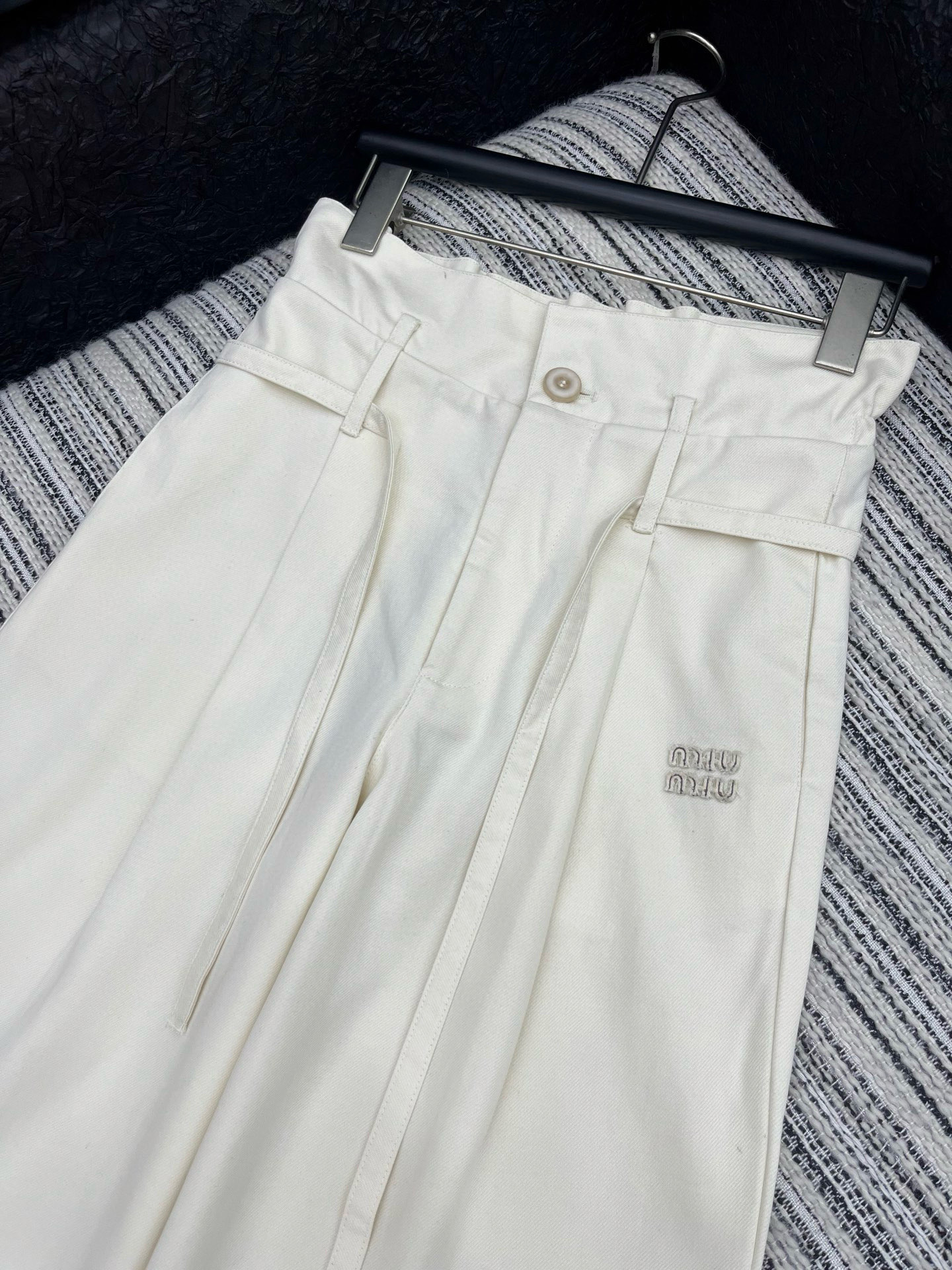 [TOP] Miu Miu Pants - White
