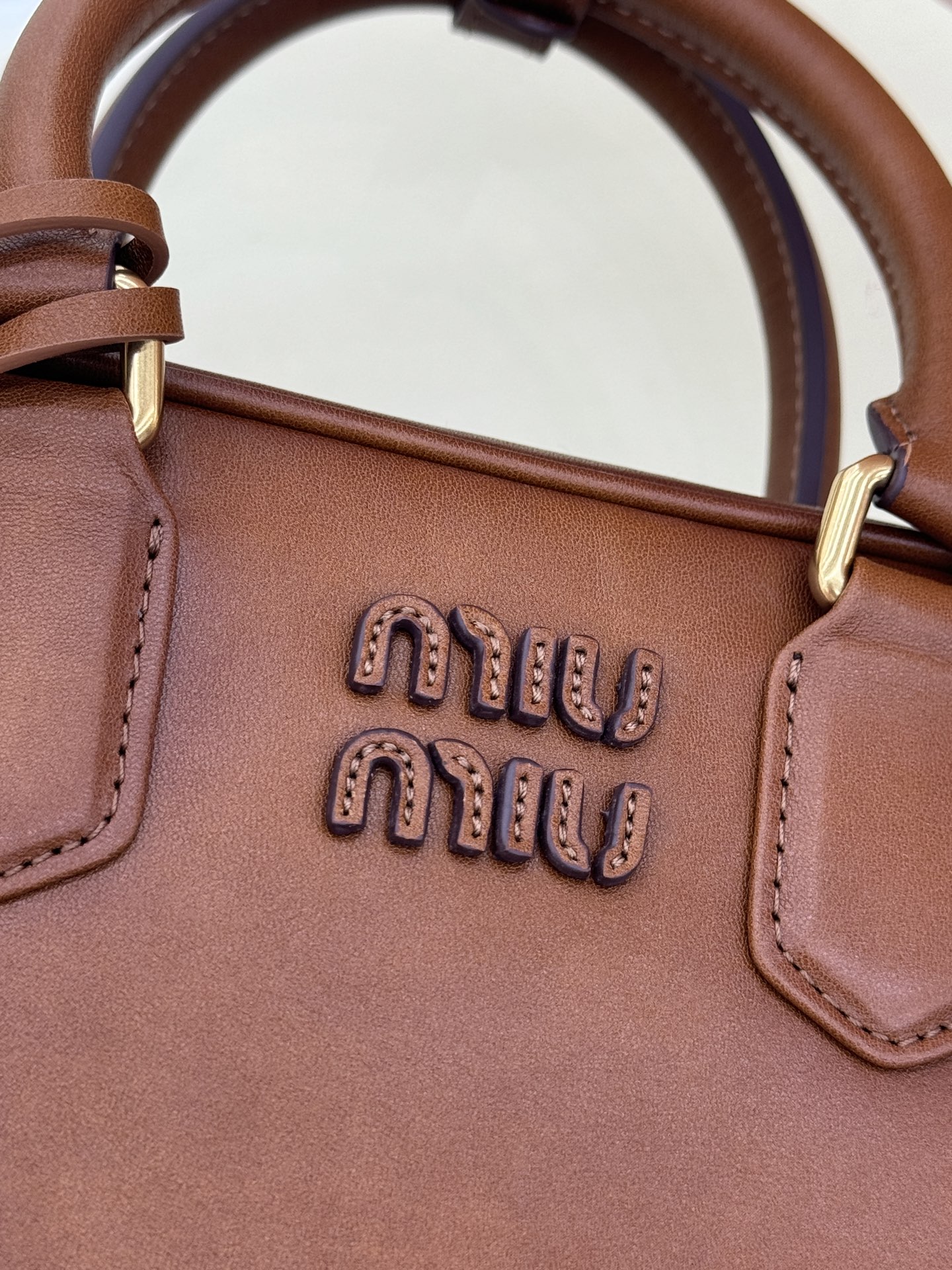 [TOP] Miu Miu Mini Arcadie Calfskin Bag 19x13x6cm - Brown
