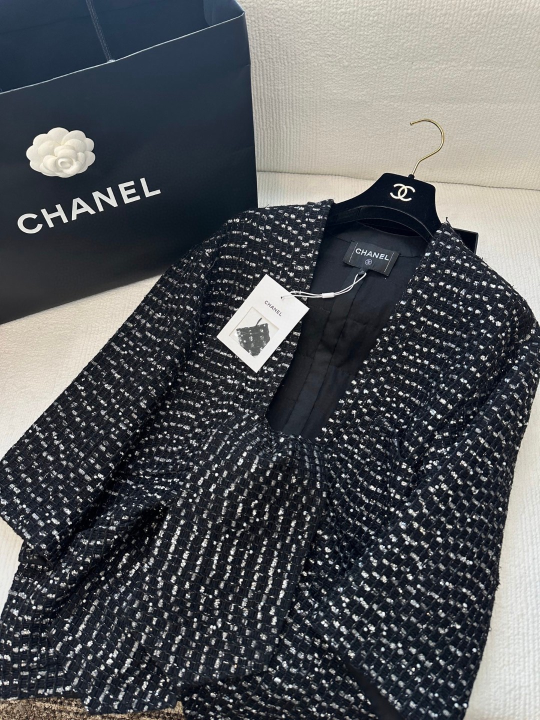 [TOP] CHANEL Tweed Jacket - Black