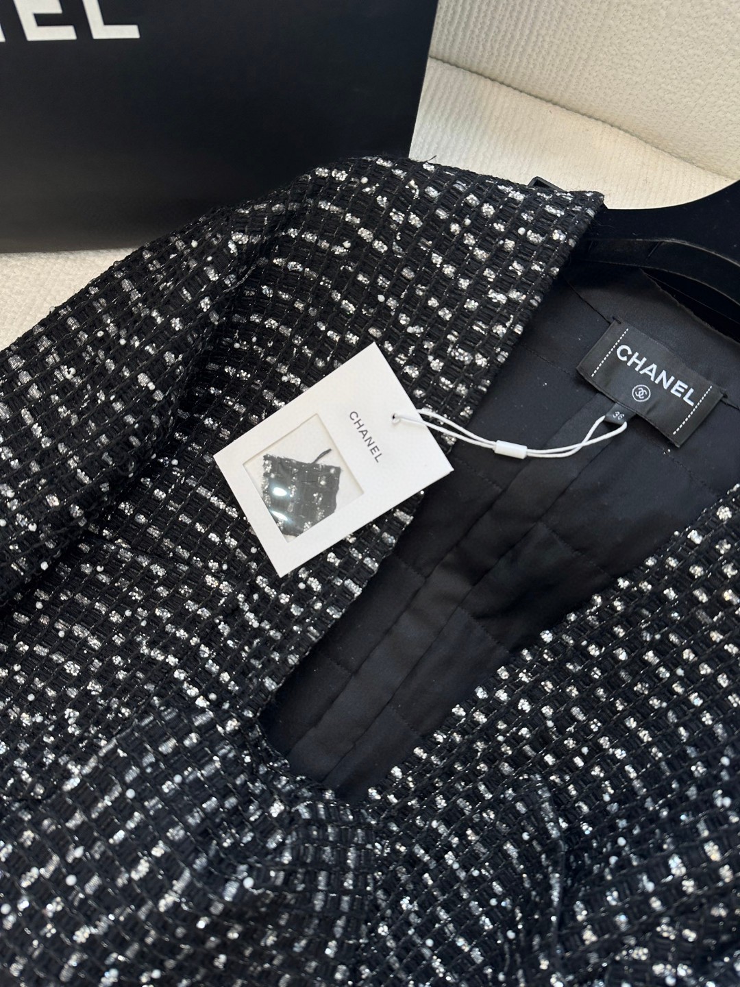 [TOP] CHANEL Tweed Jacket - Black