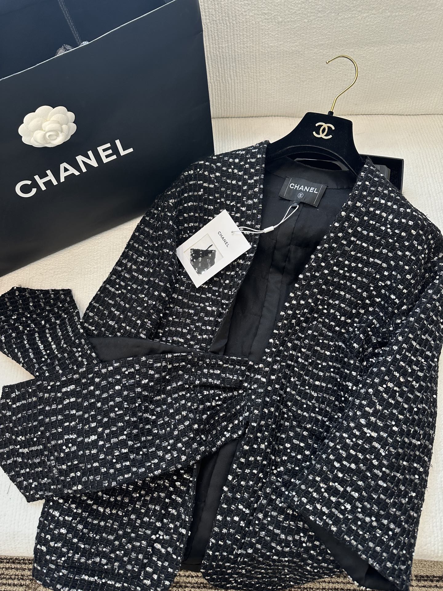 [TOP] CHANEL Tweed Jacket - Black