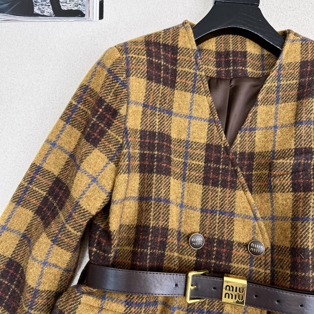 [TOP] Miu Miu Tweed Jacket - Brown