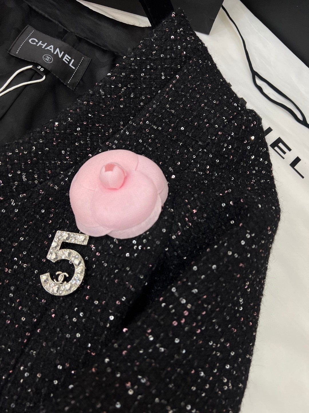 [TOP] CHANEL Tweed Jacket - Black