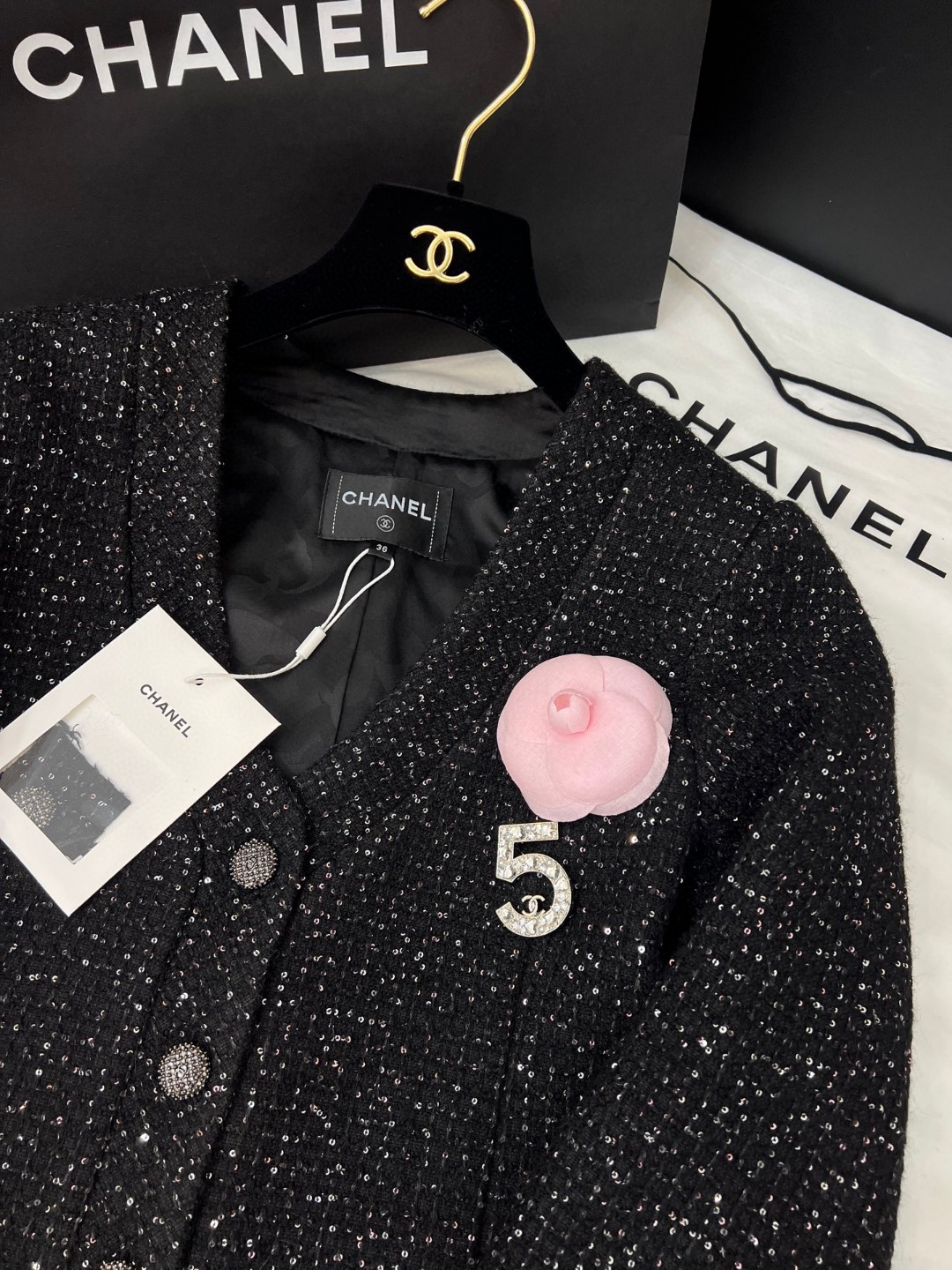 [TOP] CHANEL Tweed Jacket - Black