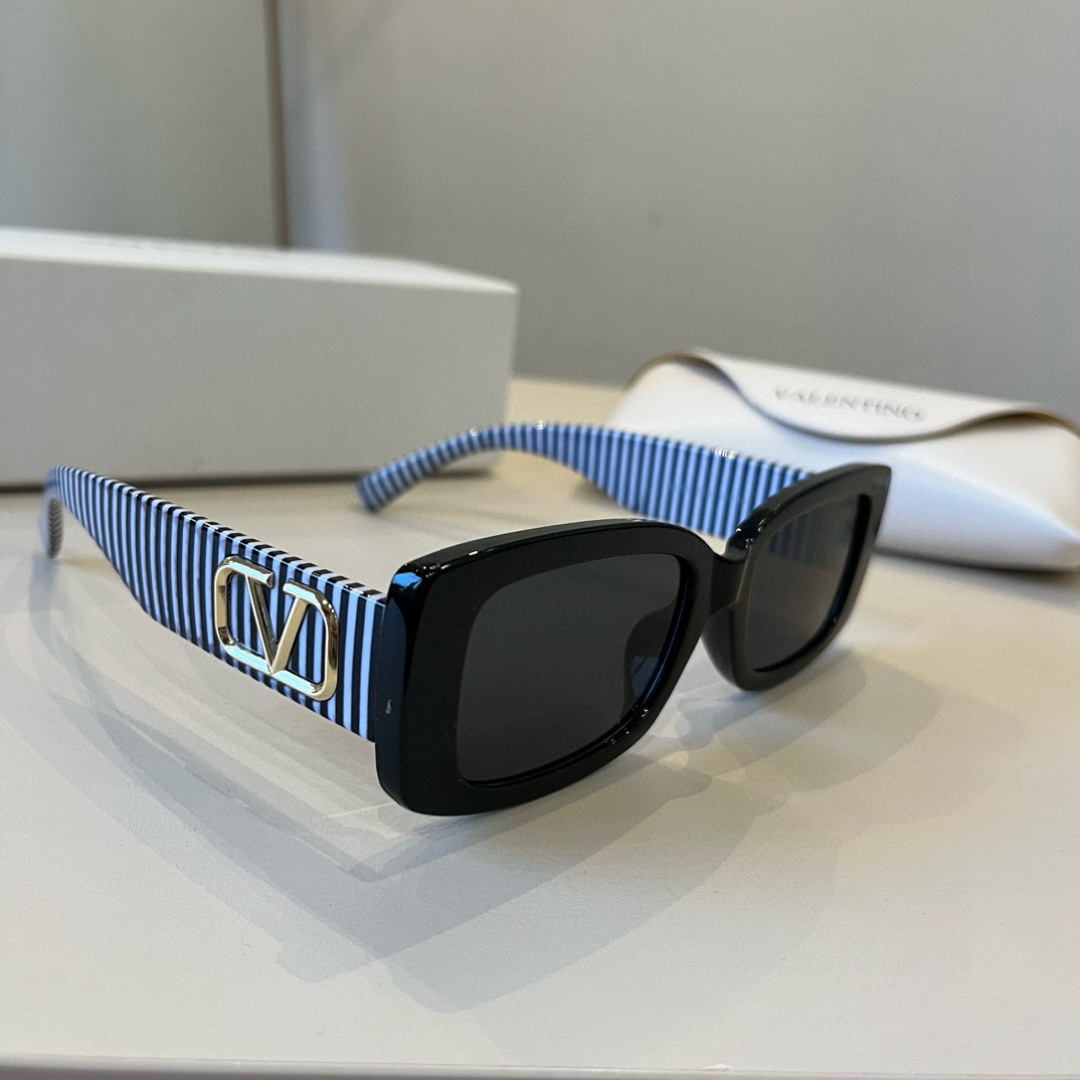[TOP] Valentino Sunglasses - 2 Colors