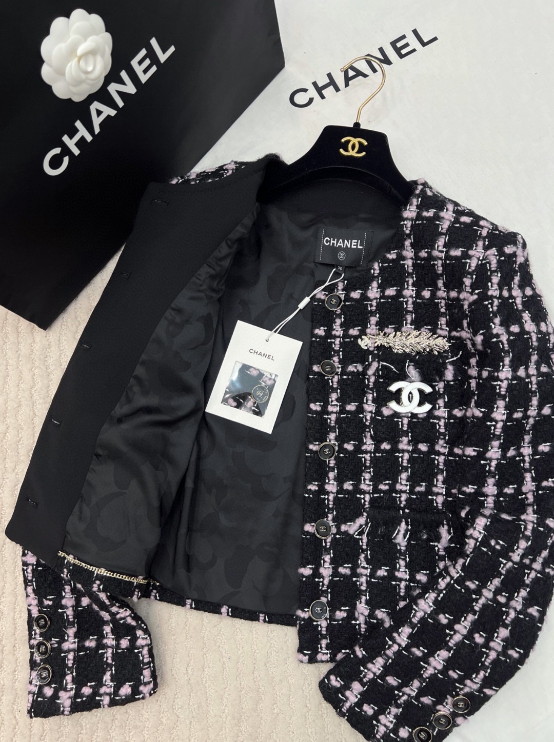 [TOP] CHANEL Tweed Jacket + Skirt - Black