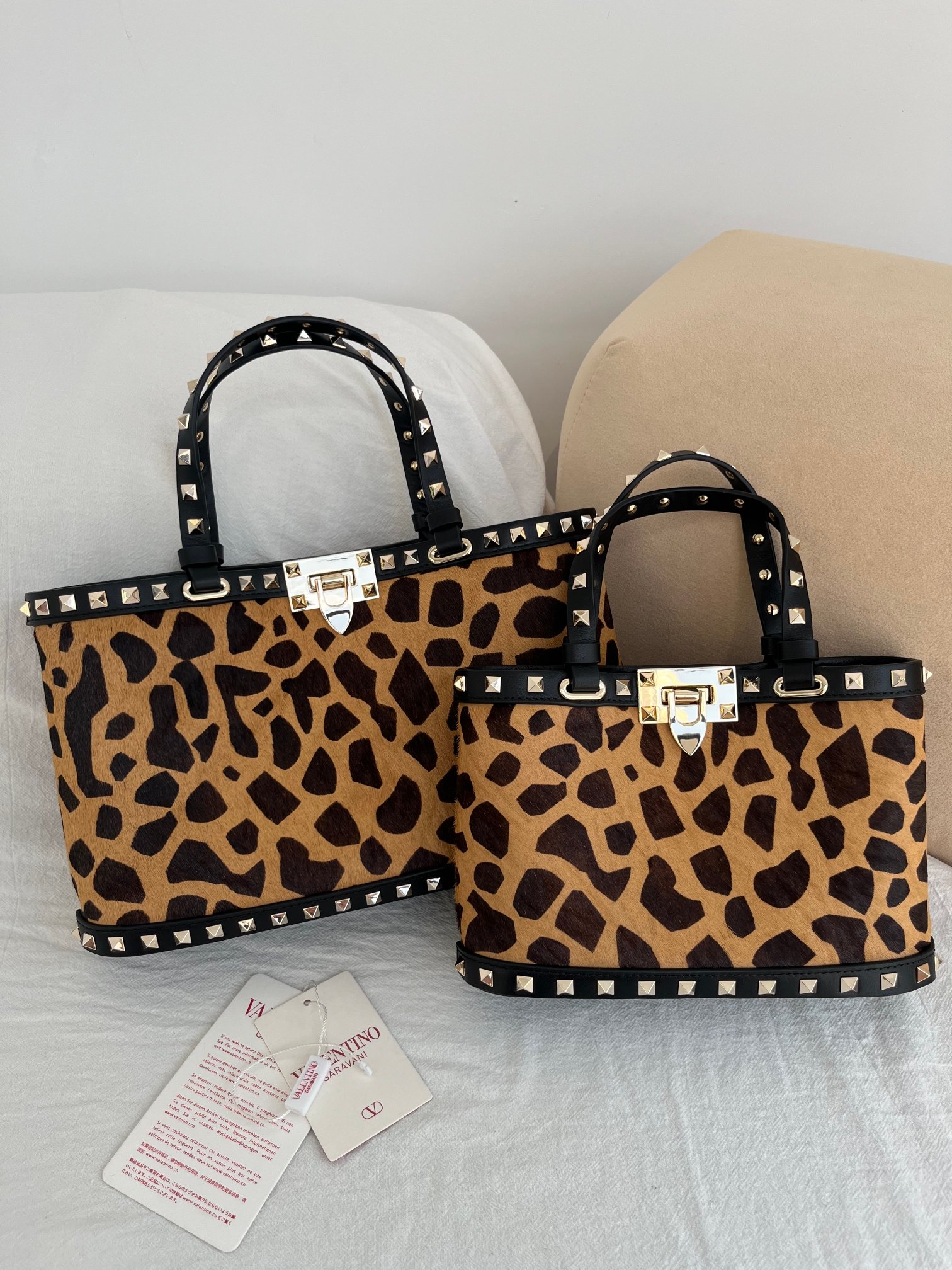 [TOP] VALENTINO Rockstud Leopard Print Tote Bag  32x29x7cm/23x15.5x6cm - Brown