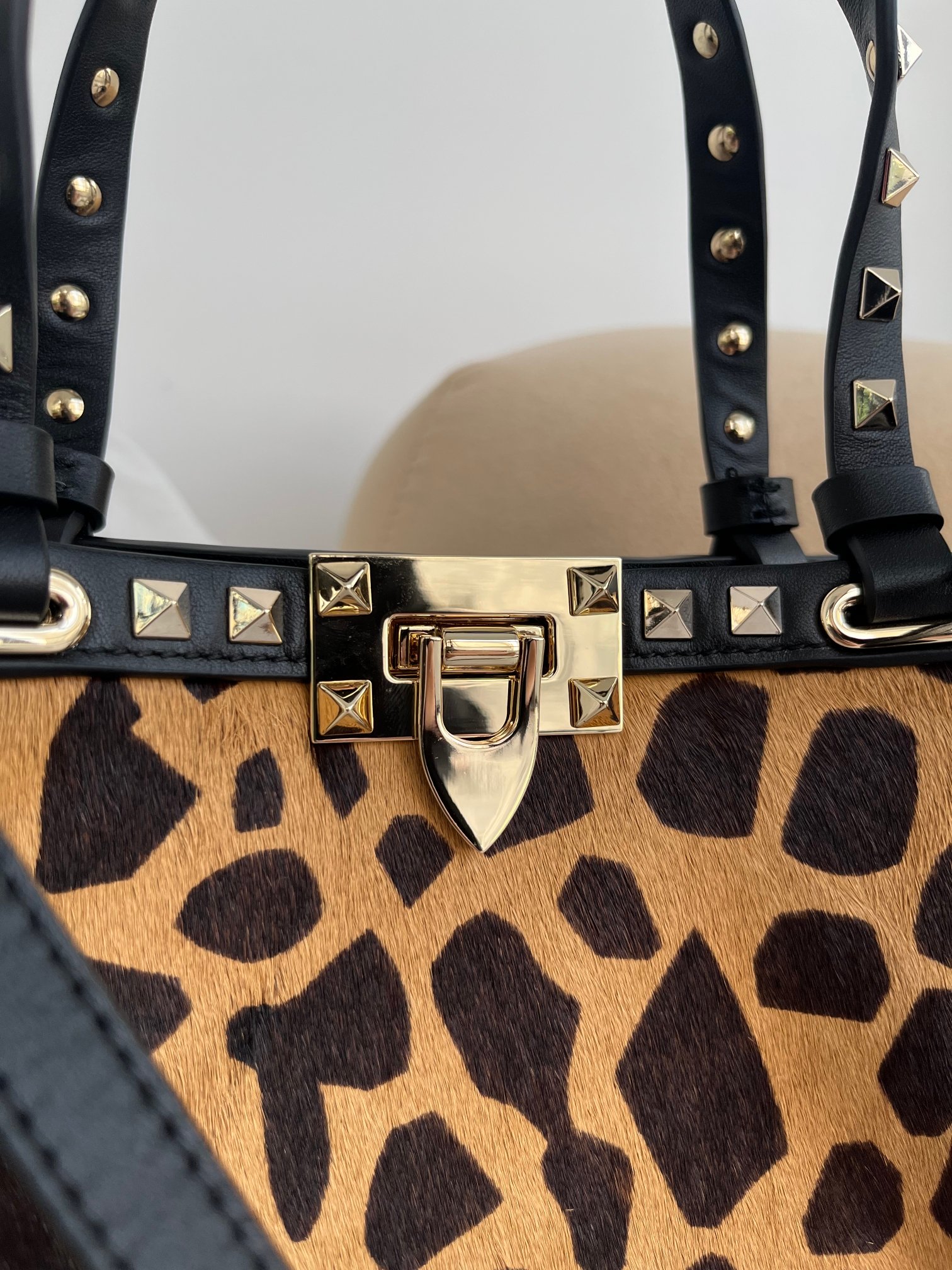 [TOP] VALENTINO Rockstud Leopard Print Tote Bag  32x29x7cm/23x15.5x6cm - Brown