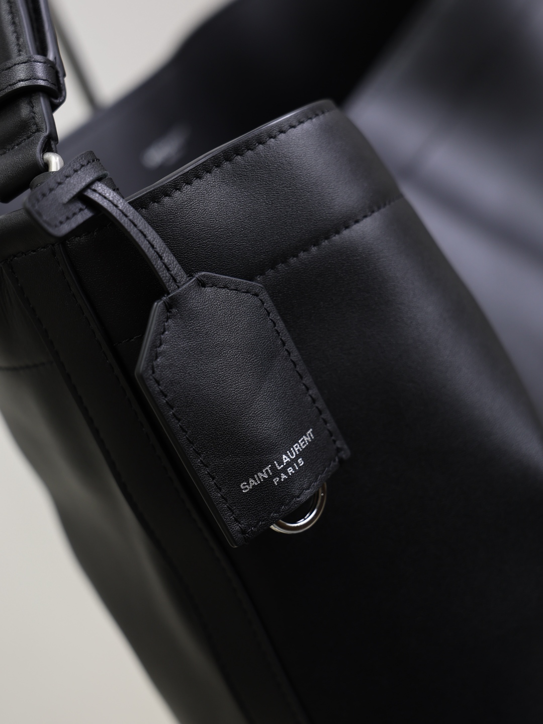 [TOP] Yves Saint Laurent YSL Cowhide Hobo Bag  31×40×17cm -Black