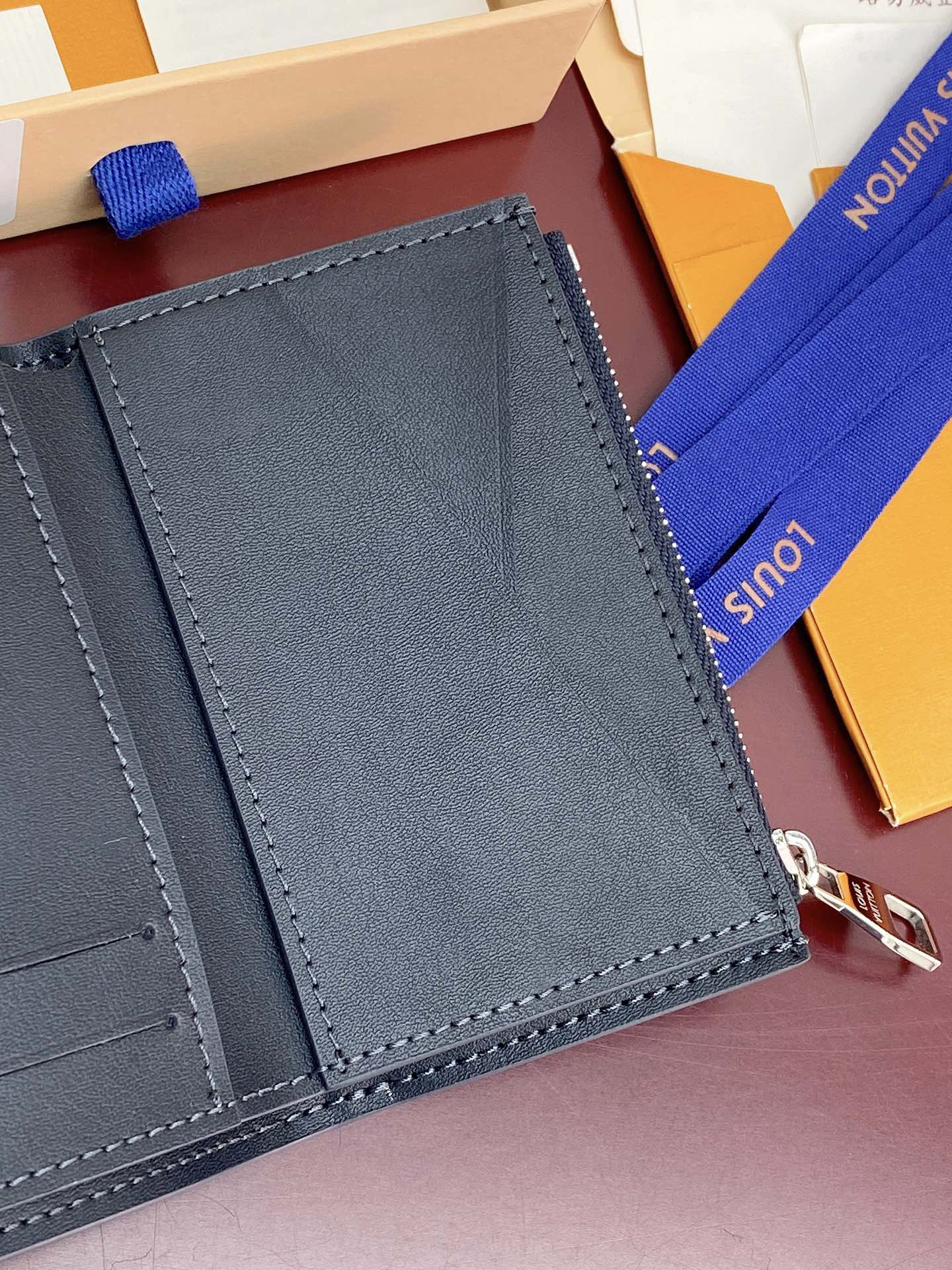 [TOP] Louis Vuitton LV Victor Wallet Cowhide 11.5x9x2.5cm - Navy Blue