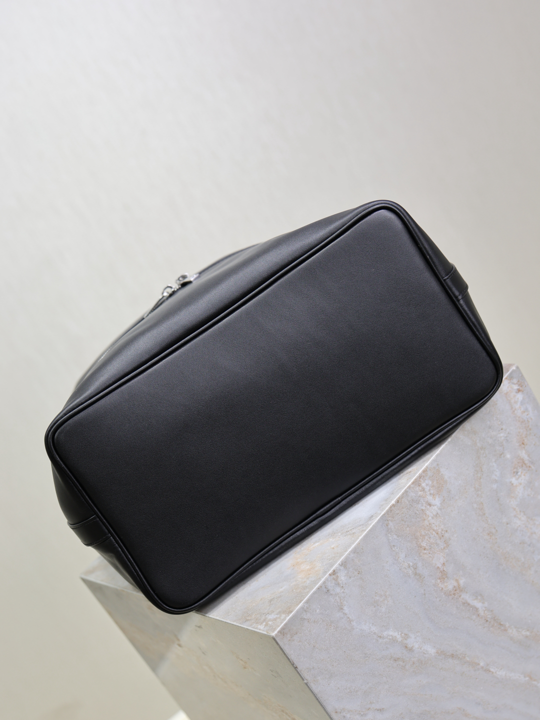 [TOP] Yves Saint Laurent YSL Cowhide Hobo Bag  31×40×17cm -Black