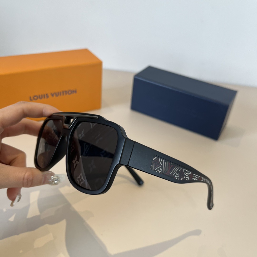 [TOP] Louis Vuitton LV Sunglasses - 2 Colors