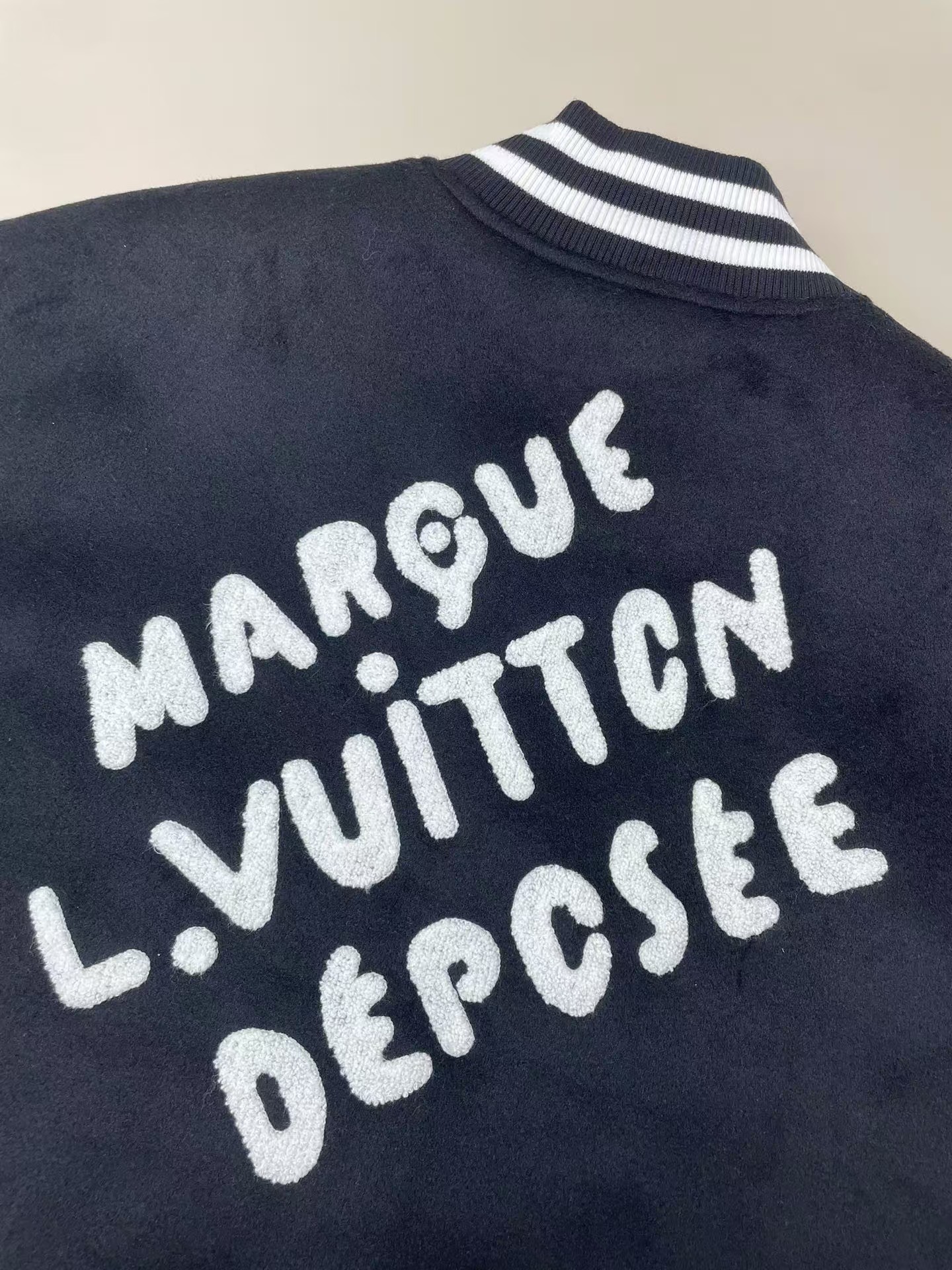 [TOP] Louis Vuitton LV Men's/Women's Jacket - Black