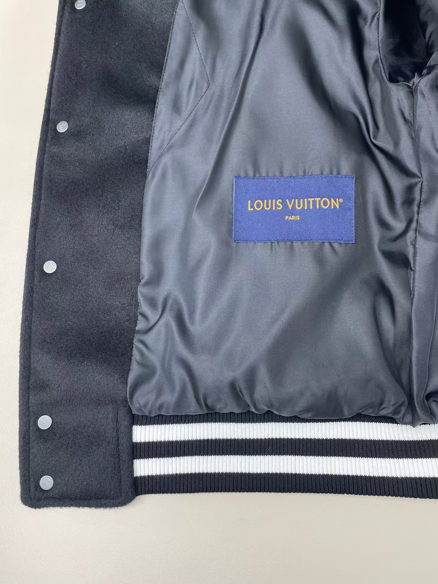 [TOP] Louis Vuitton LV Men's/Women's Jacket - Black