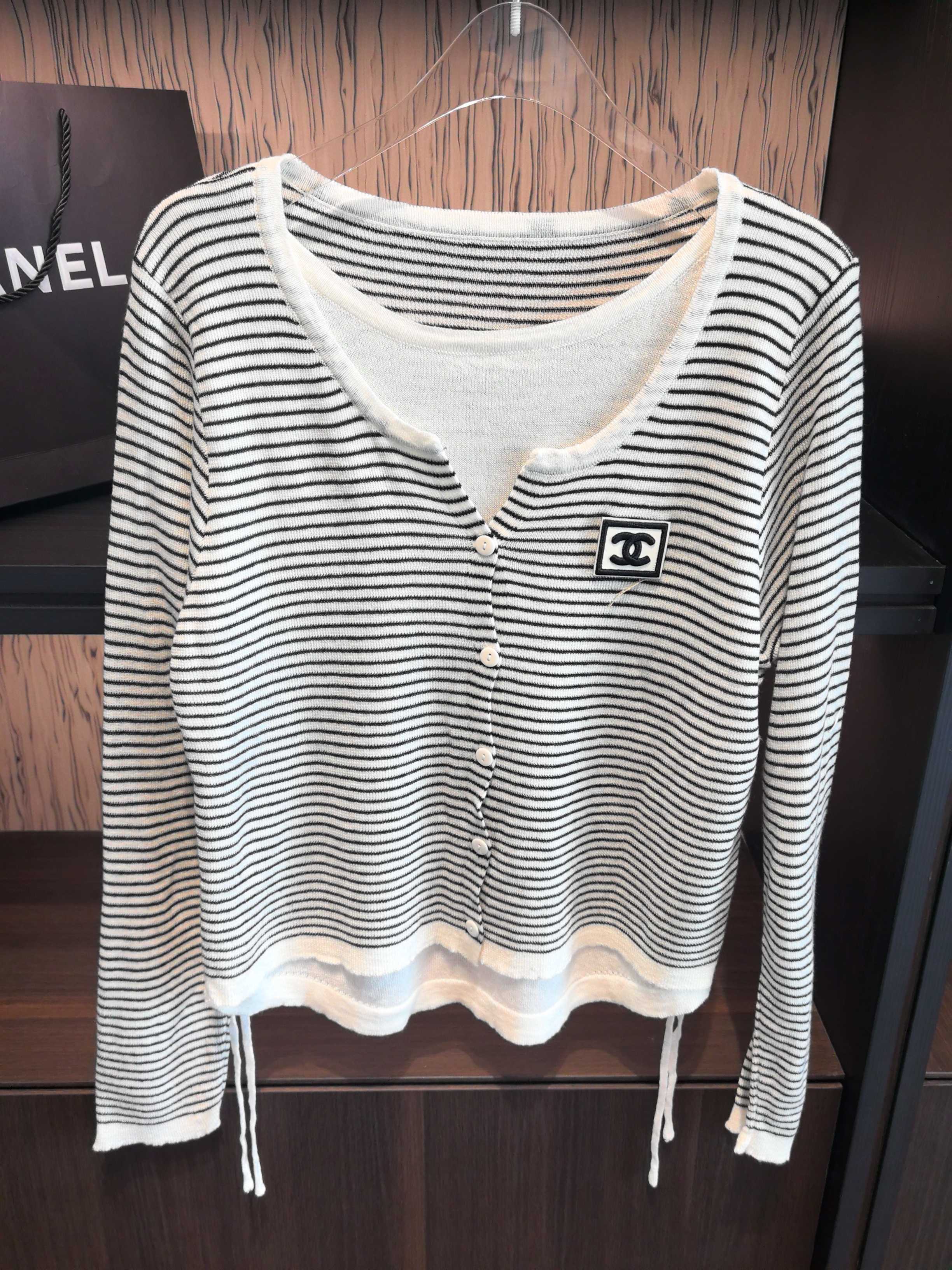 [TOP] CHANEL Striped Knit Top - 2 Color