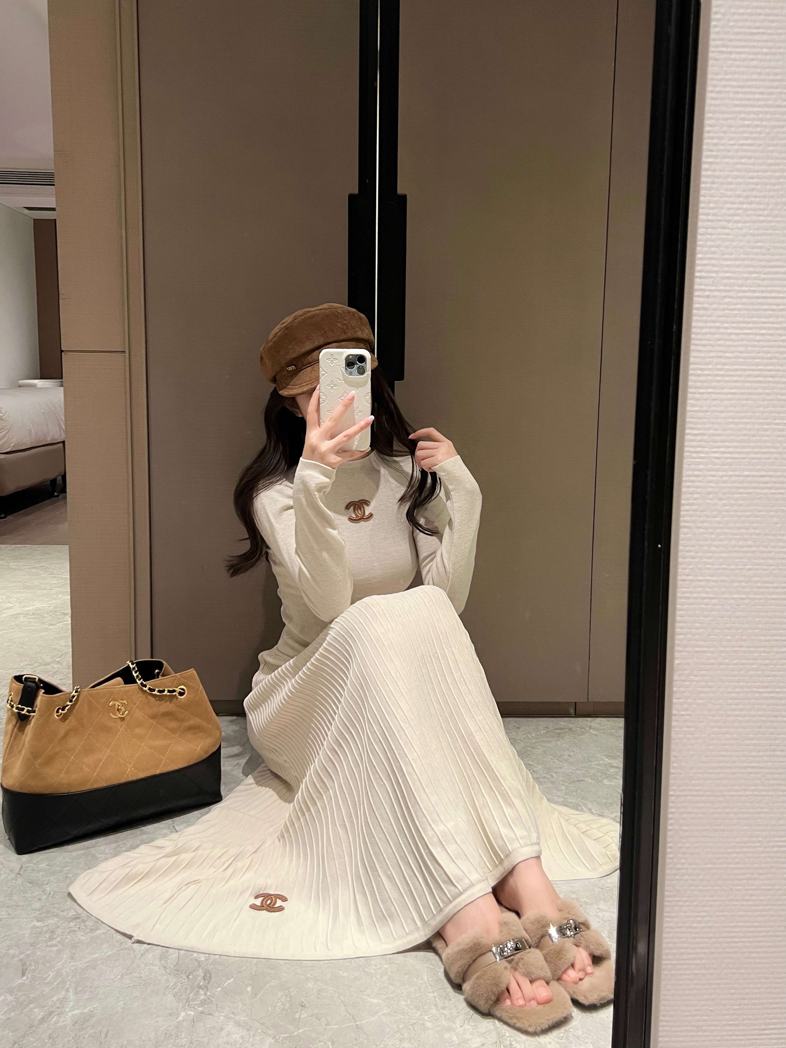 [TOP] CHANEL Striped Knit Top and Skirt Set - 2 Color