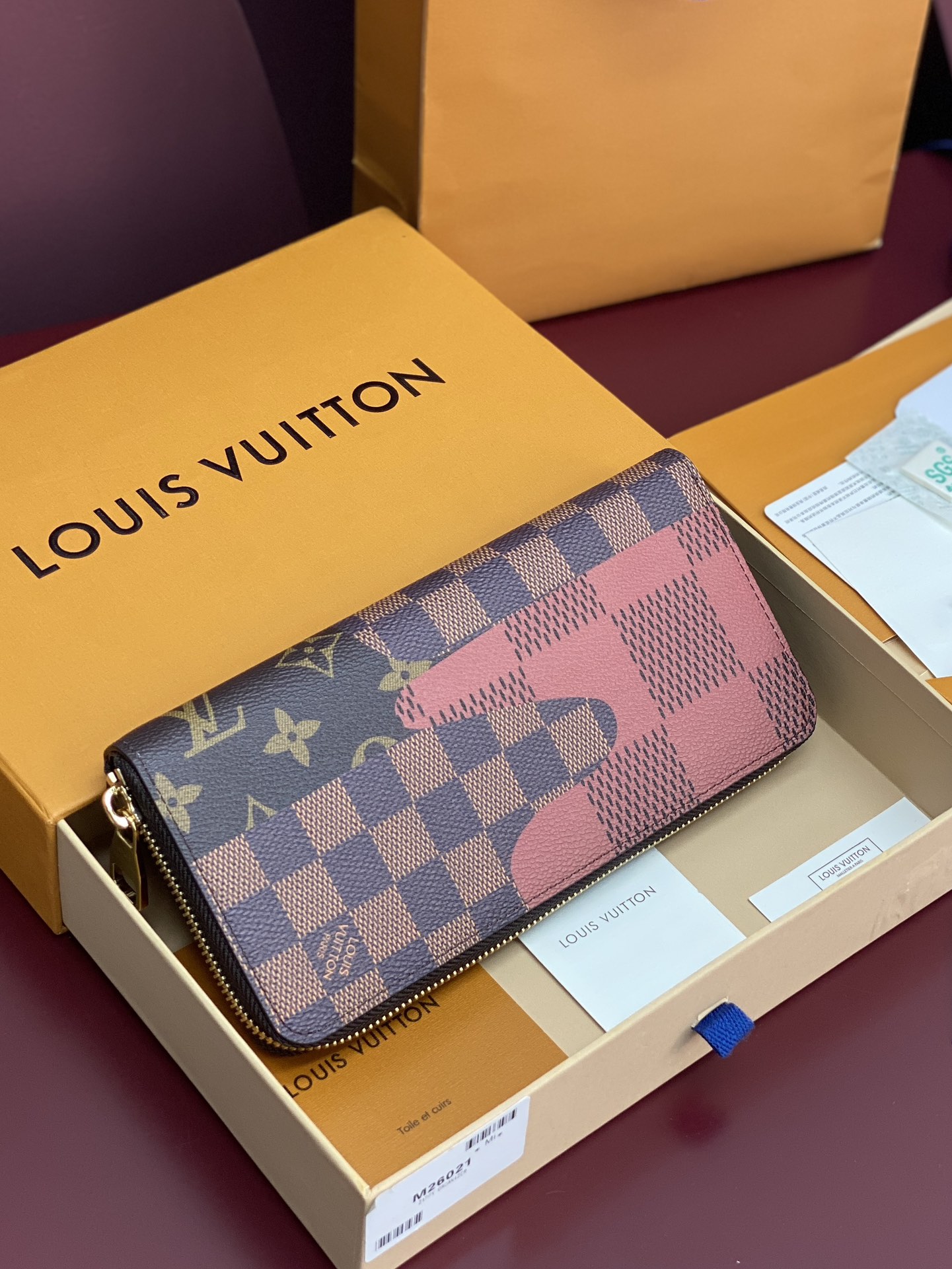 [TOP] Louis Vuitton LV Monogram Landscape Zip Wallet 19.5x10.5x2.5cm - Brown