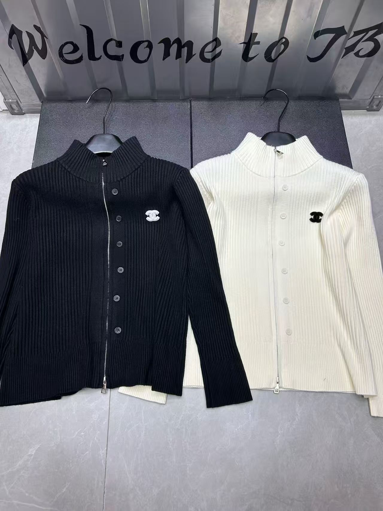 [TOP] CHANEL Knitted Cardigan -  2 Colors
