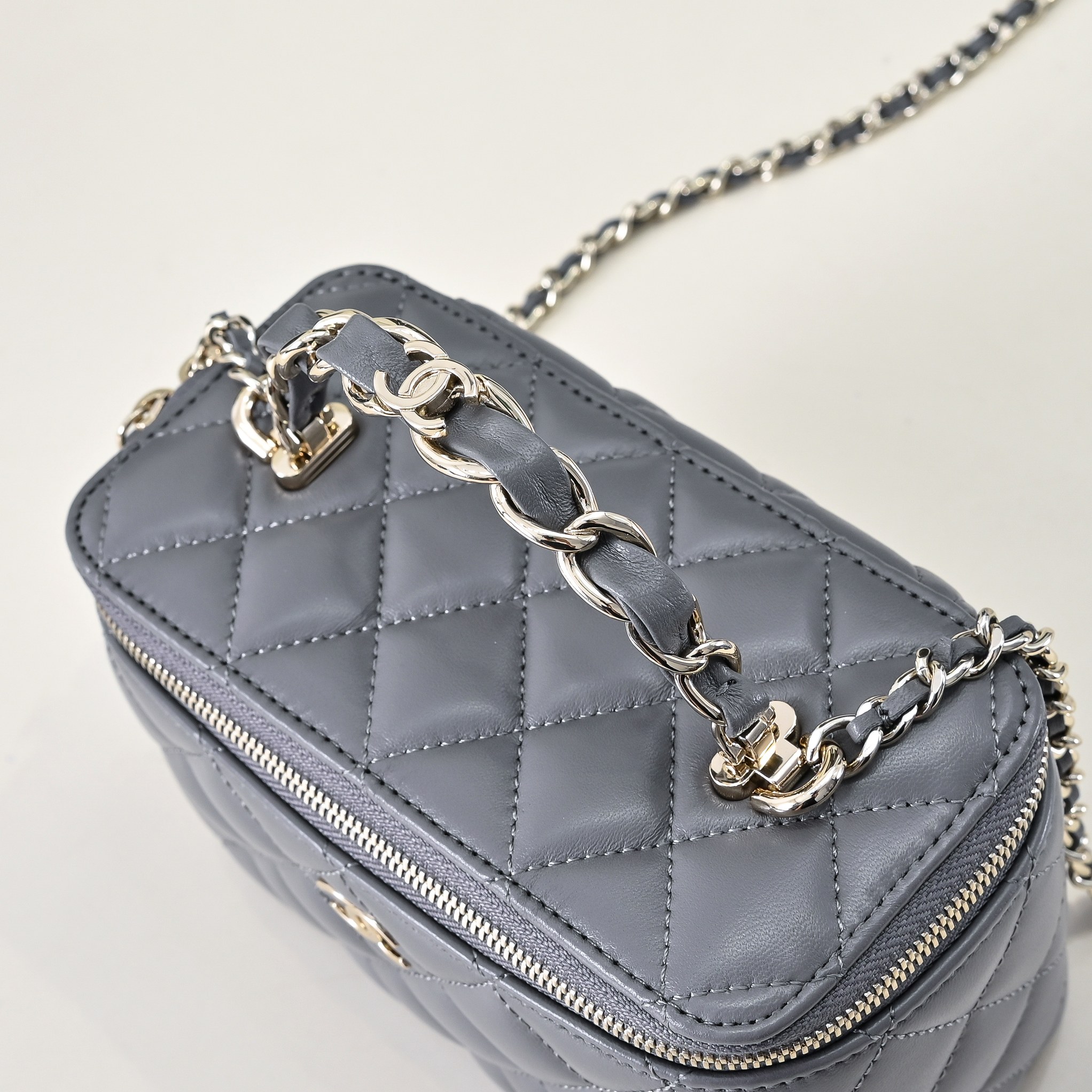 [TOP] CHANEL Vanity Case Bag 17cm - Gray