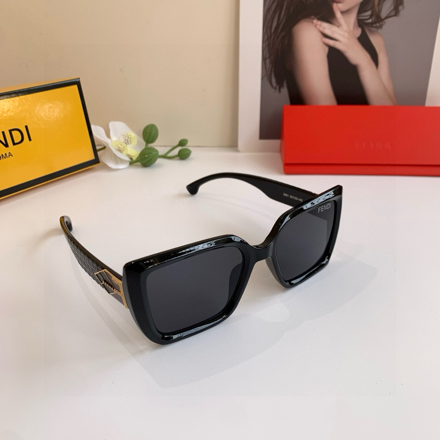 [TOP] FENDI Sunglasses - 2 Color