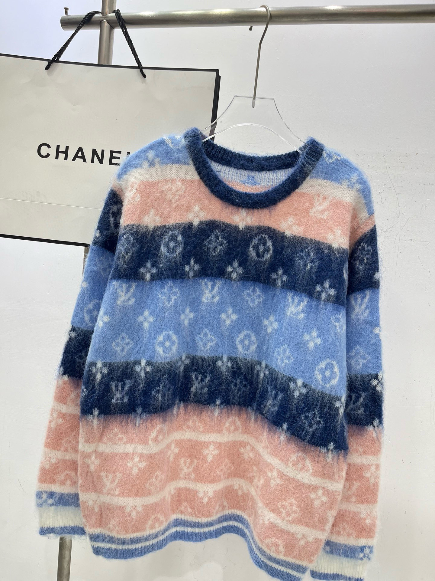 [TOP] Louis Vuitton LV Sweater -  Blue and Pink