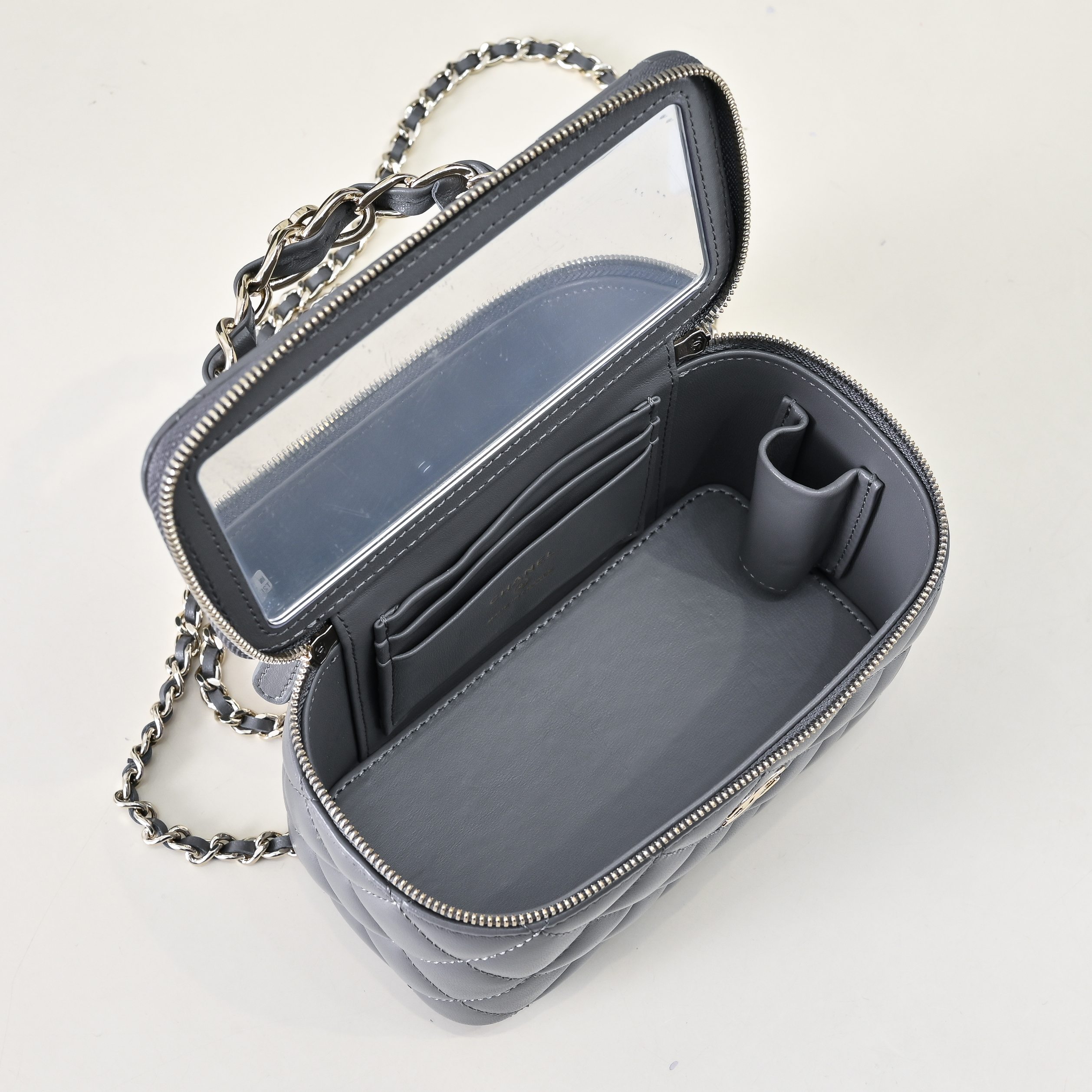 [TOP] CHANEL Vanity Case Bag 17cm - Gray